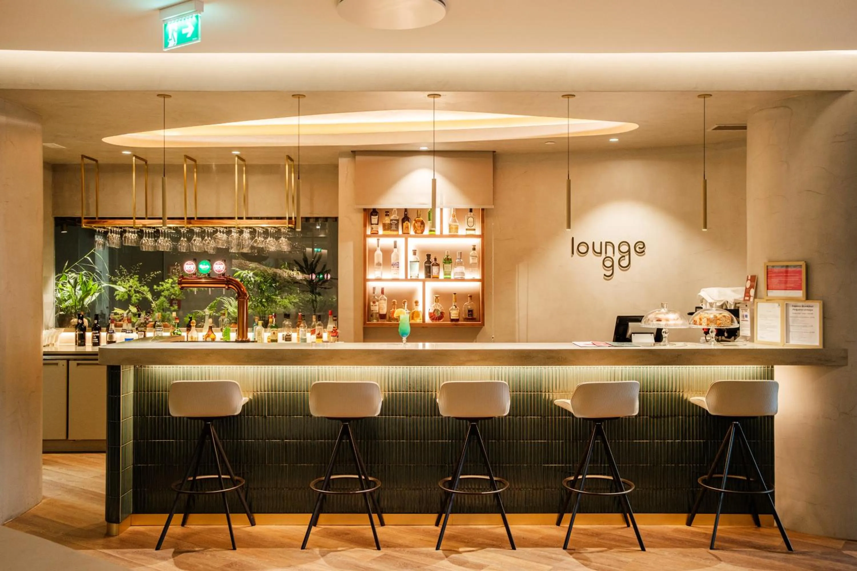 Dining area in Holiday Inn Lisbon-Continental by IHG