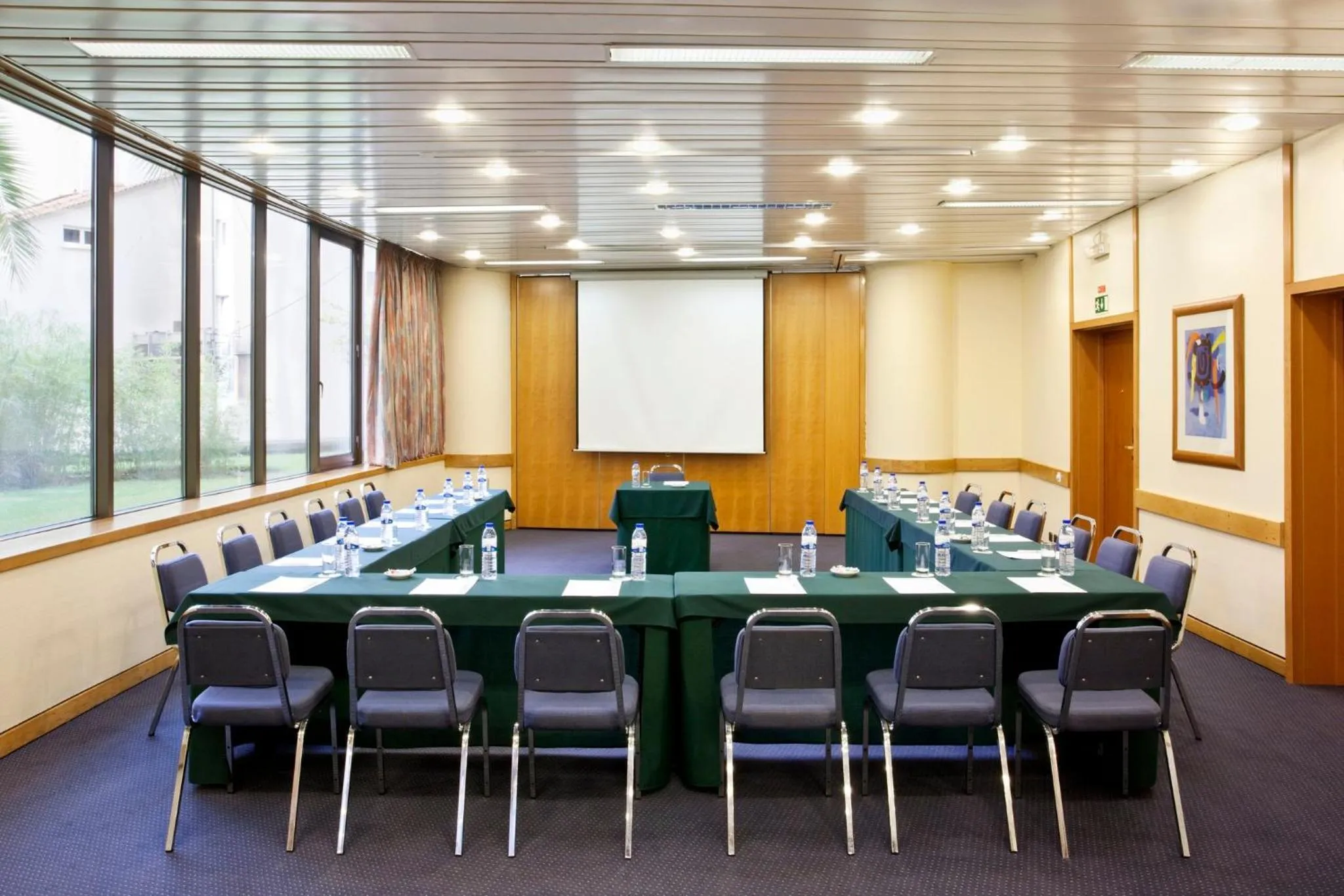 Meeting/conference room in Holiday Inn Lisbon-Continental by IHG