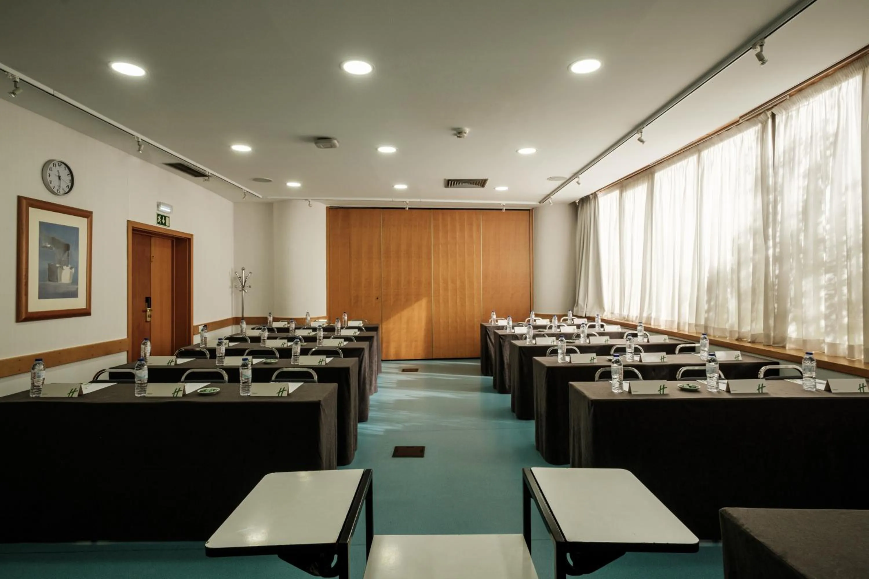 Meeting/conference room in Holiday Inn Lisbon-Continental by IHG
