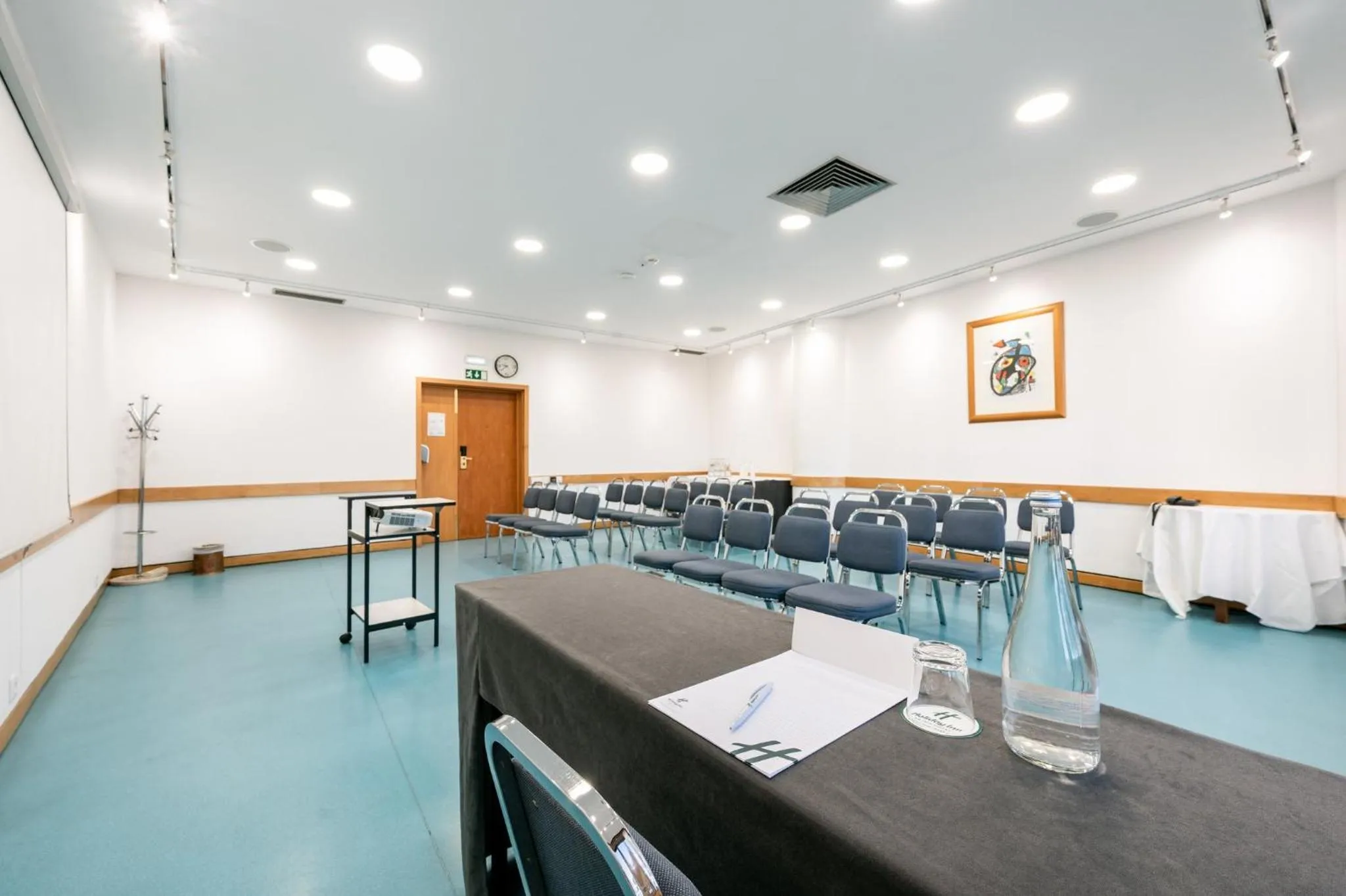 Meeting/conference room in Holiday Inn Lisbon-Continental by IHG