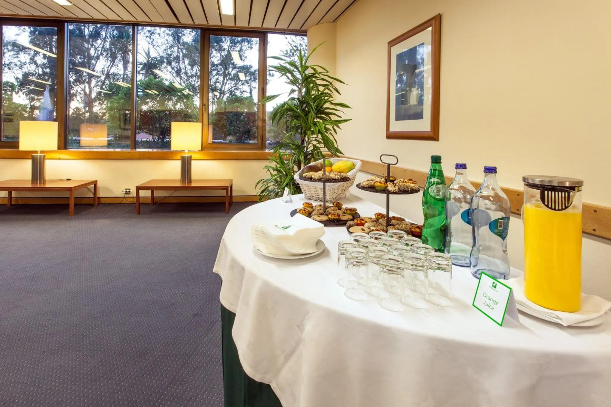 Meeting/conference room in Holiday Inn Lisbon-Continental by IHG