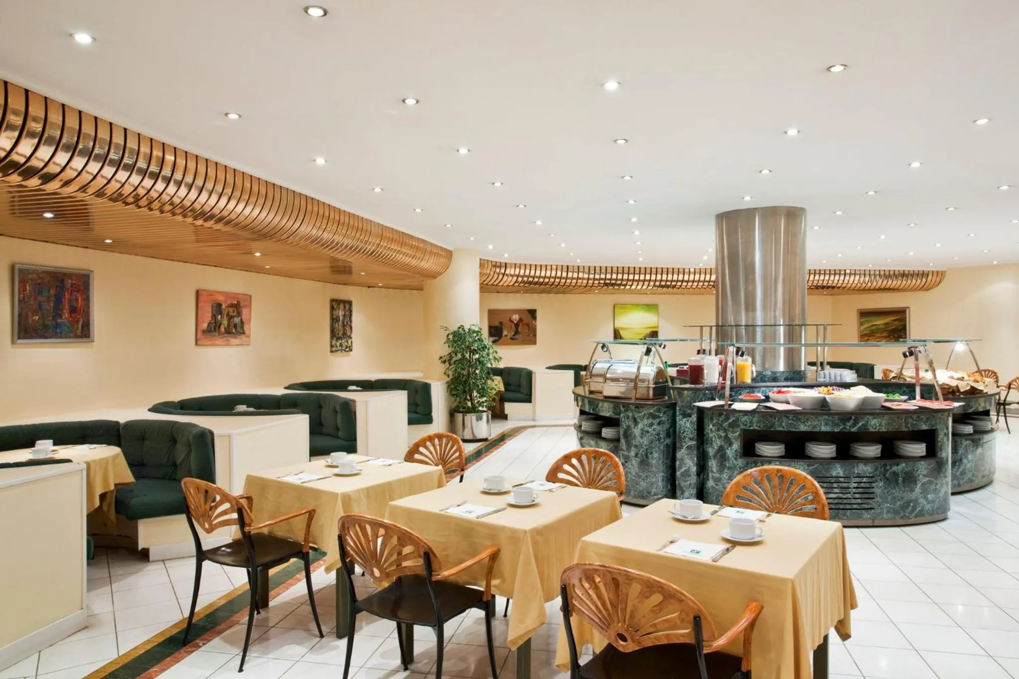 Restaurant/places to eat in Holiday Inn Lisbon-Continental by IHG