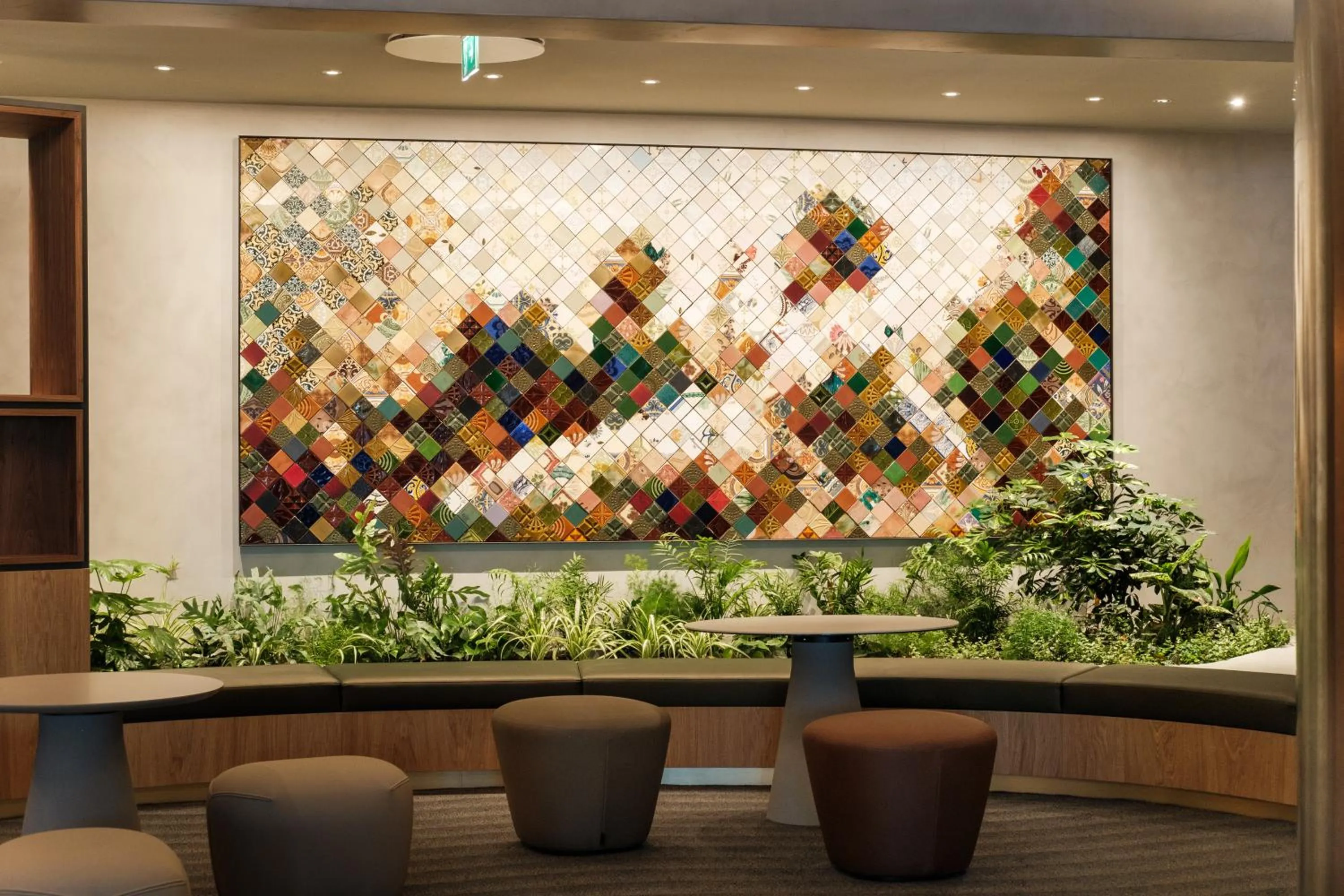 Living room in Holiday Inn Lisbon-Continental by IHG