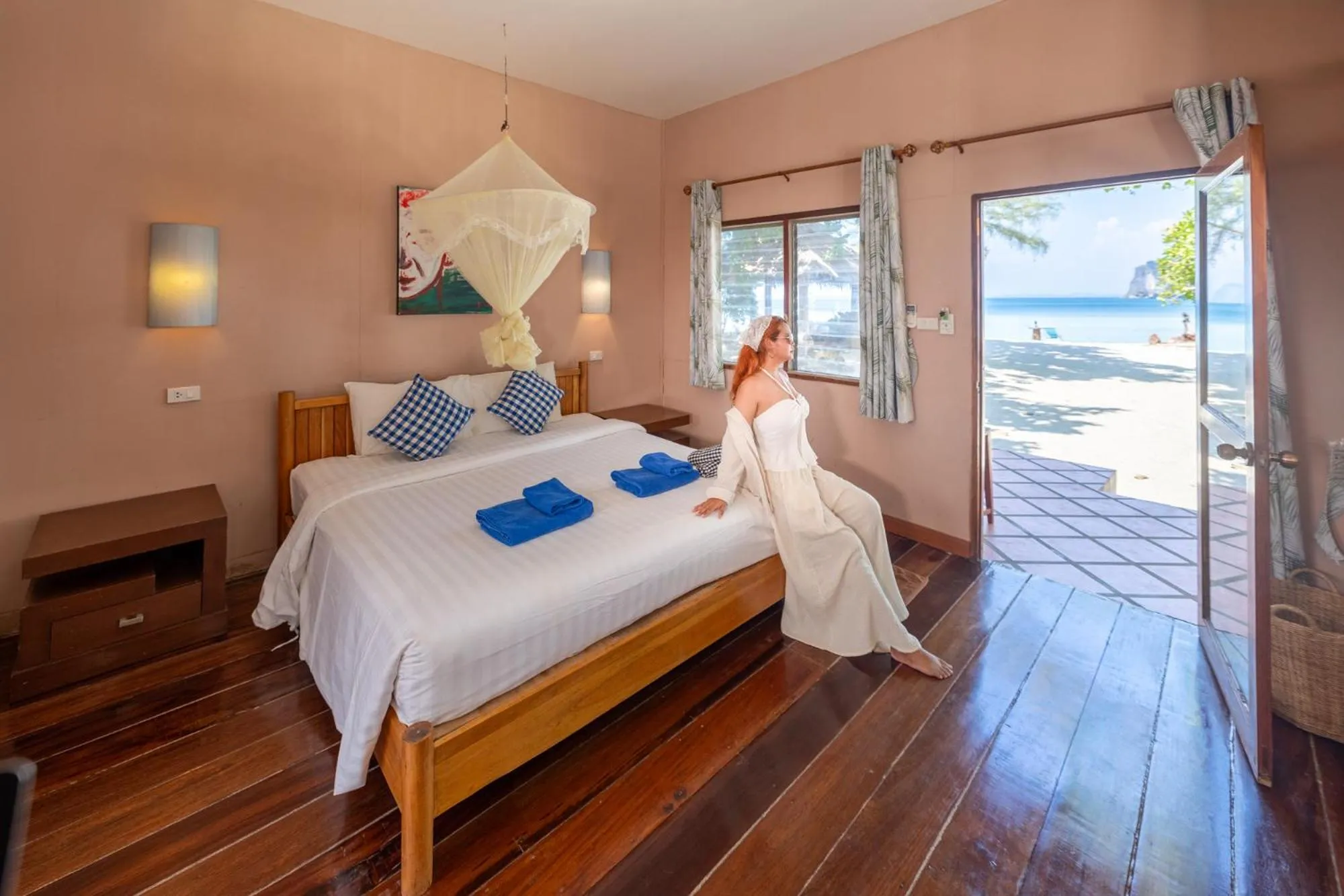 Bed in Mayalay Resort-Green Hotel