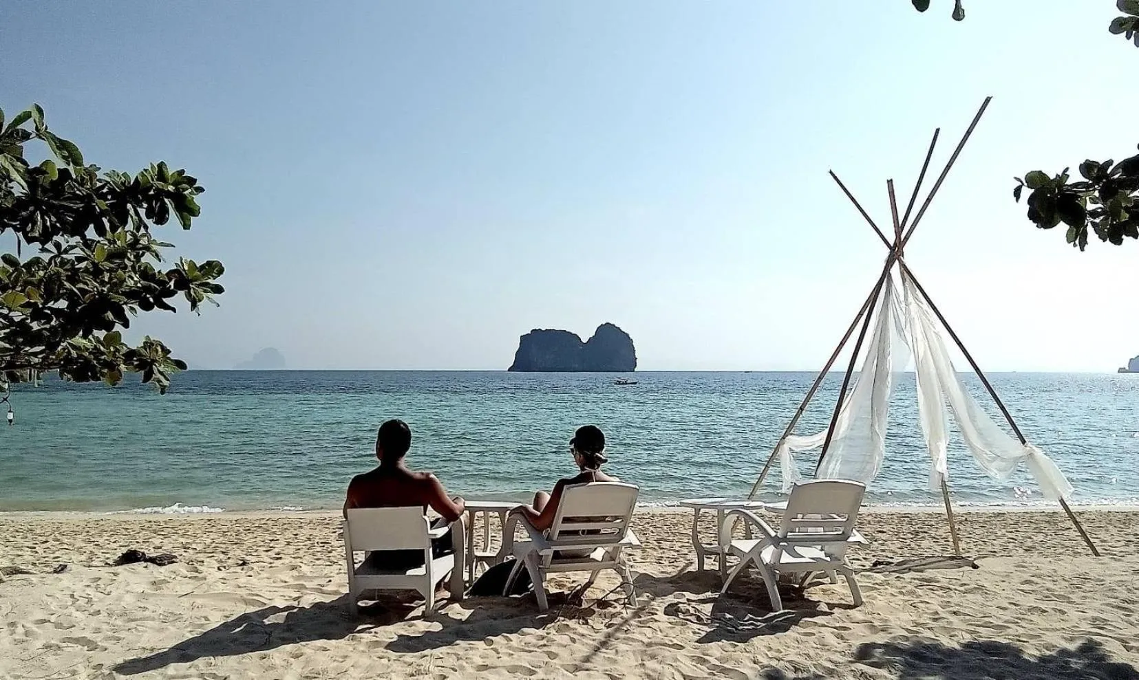 Beach in Mayalay Resort-Green Hotel