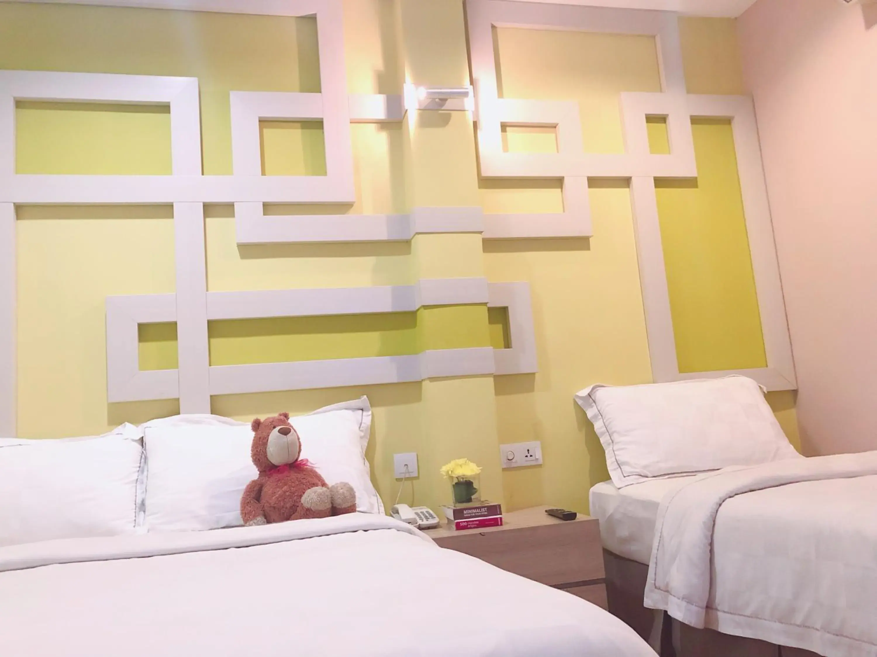 Bed in Sunshine Inn Bed in Sunshine Inn