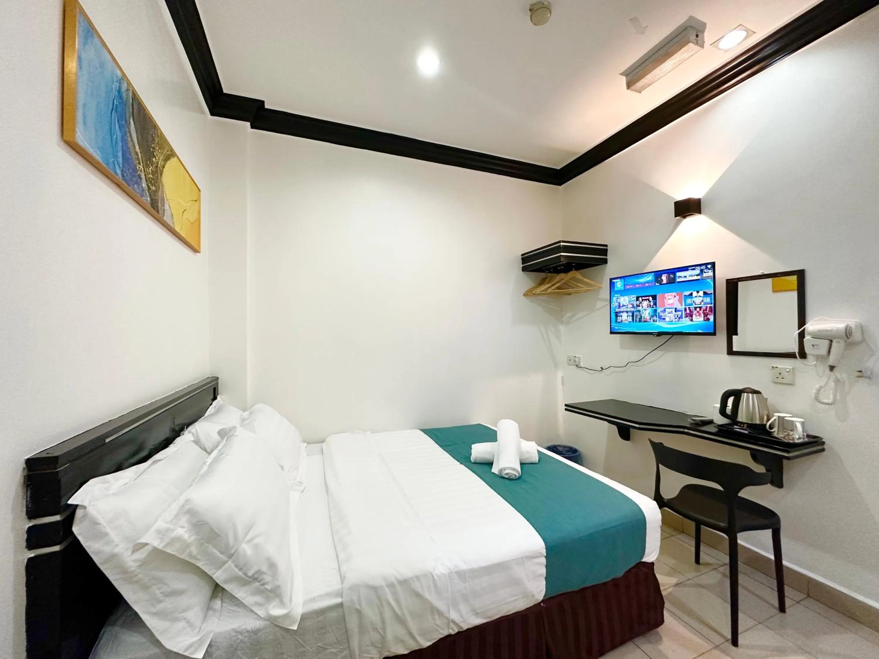 Bed in Hotel Tourist City Centre by HotSpot Essential