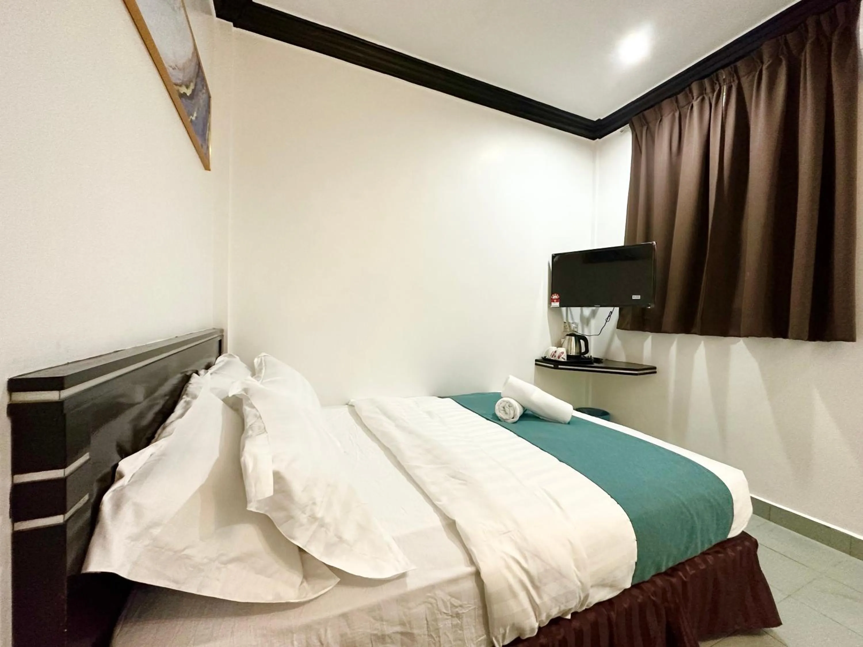 Bed in Hotel Tourist City Centre by HotSpot Essential