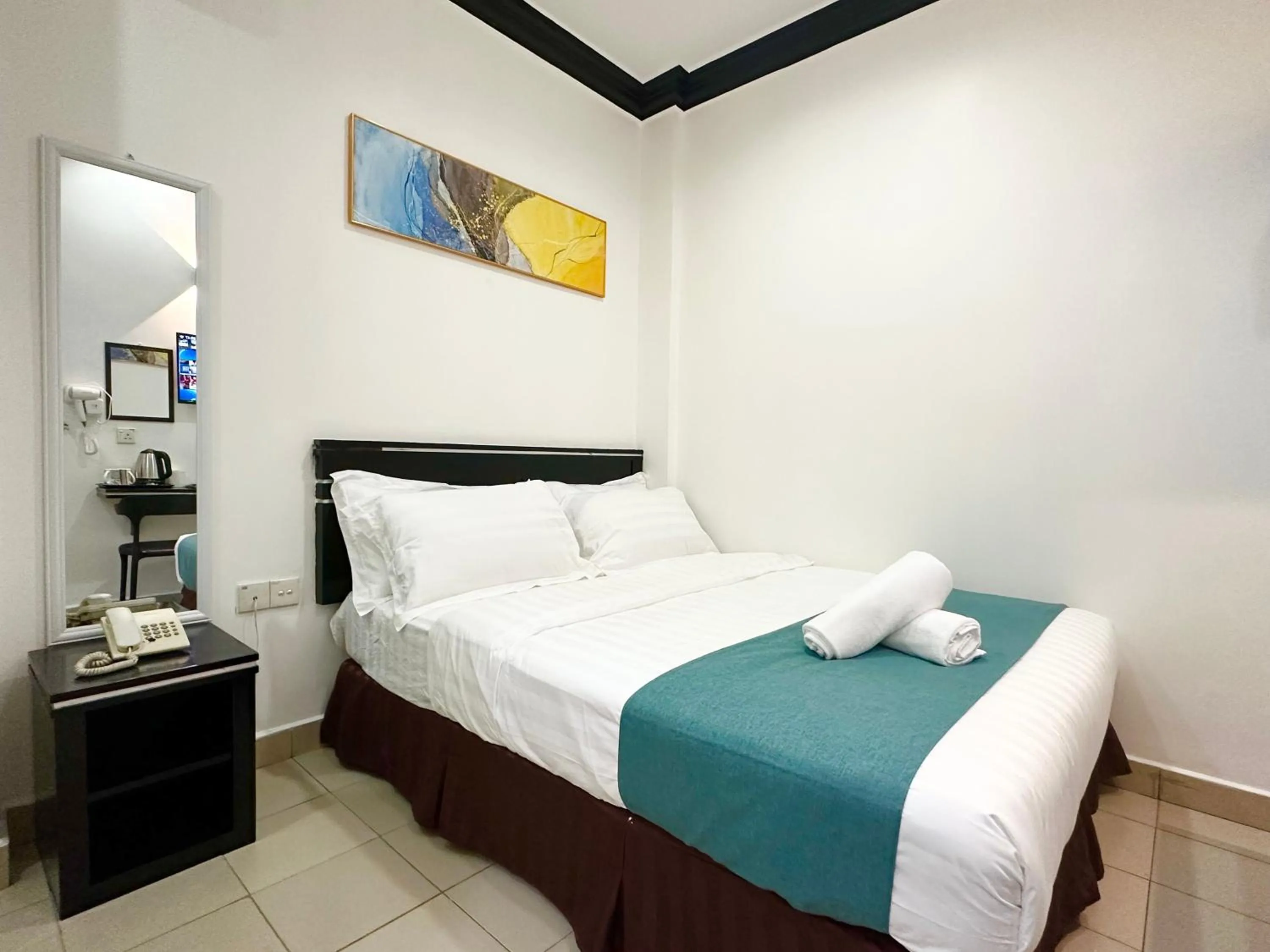 Bed in Hotel Tourist City Centre by HotSpot Essential