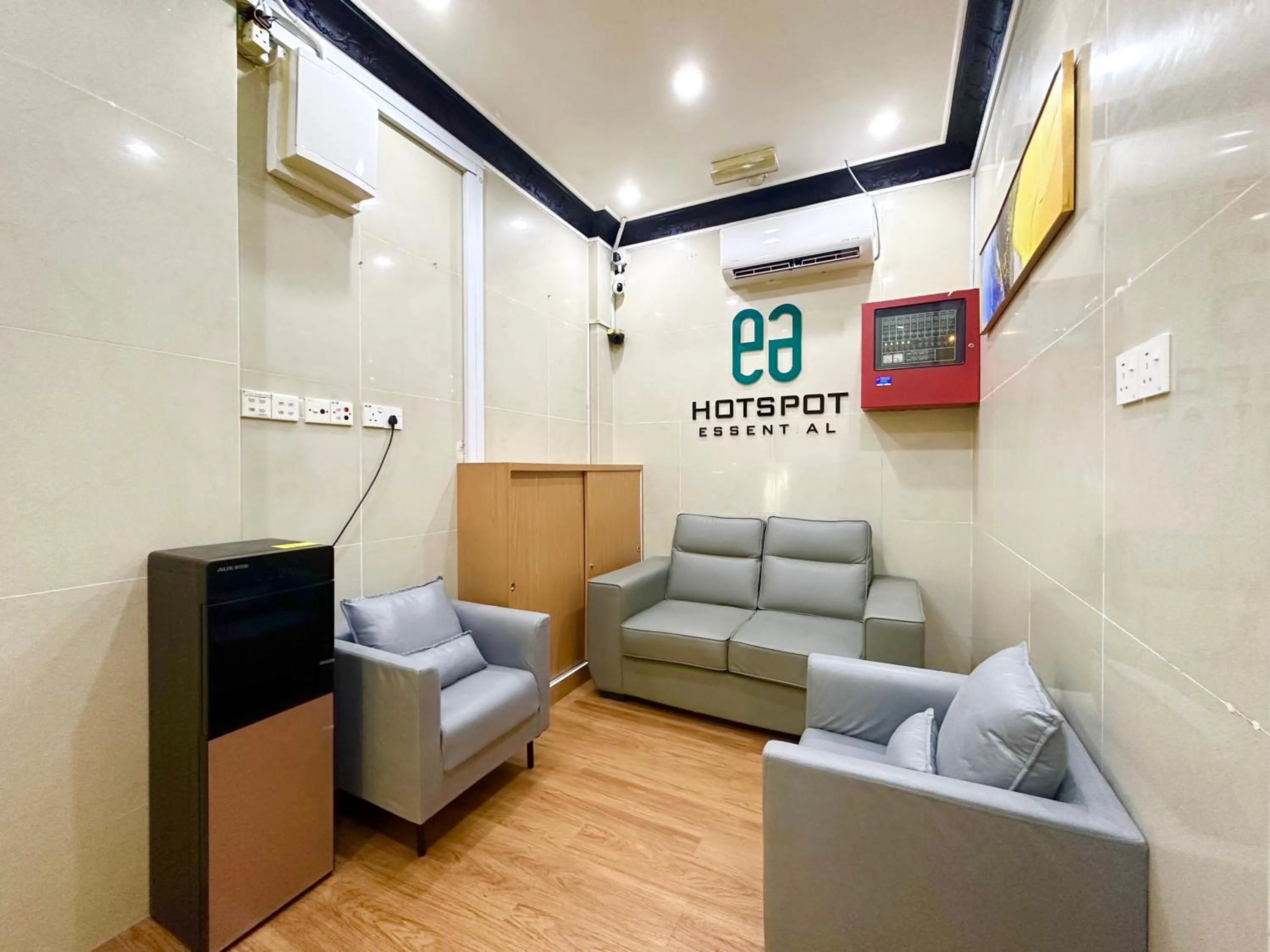 Lobby or reception in Hotel Tourist City Centre by HotSpot Essential