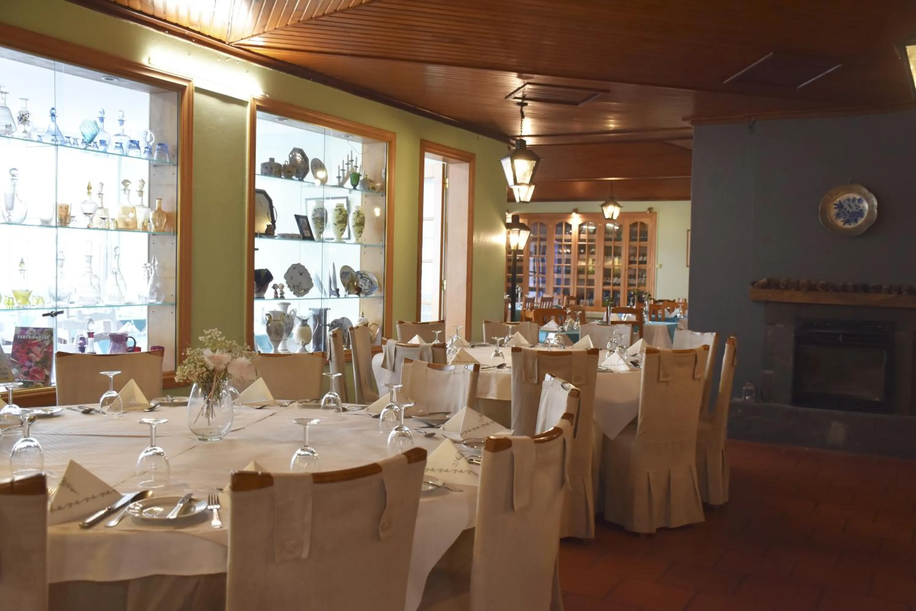 Restaurant/places to eat in Hotel O Colmo