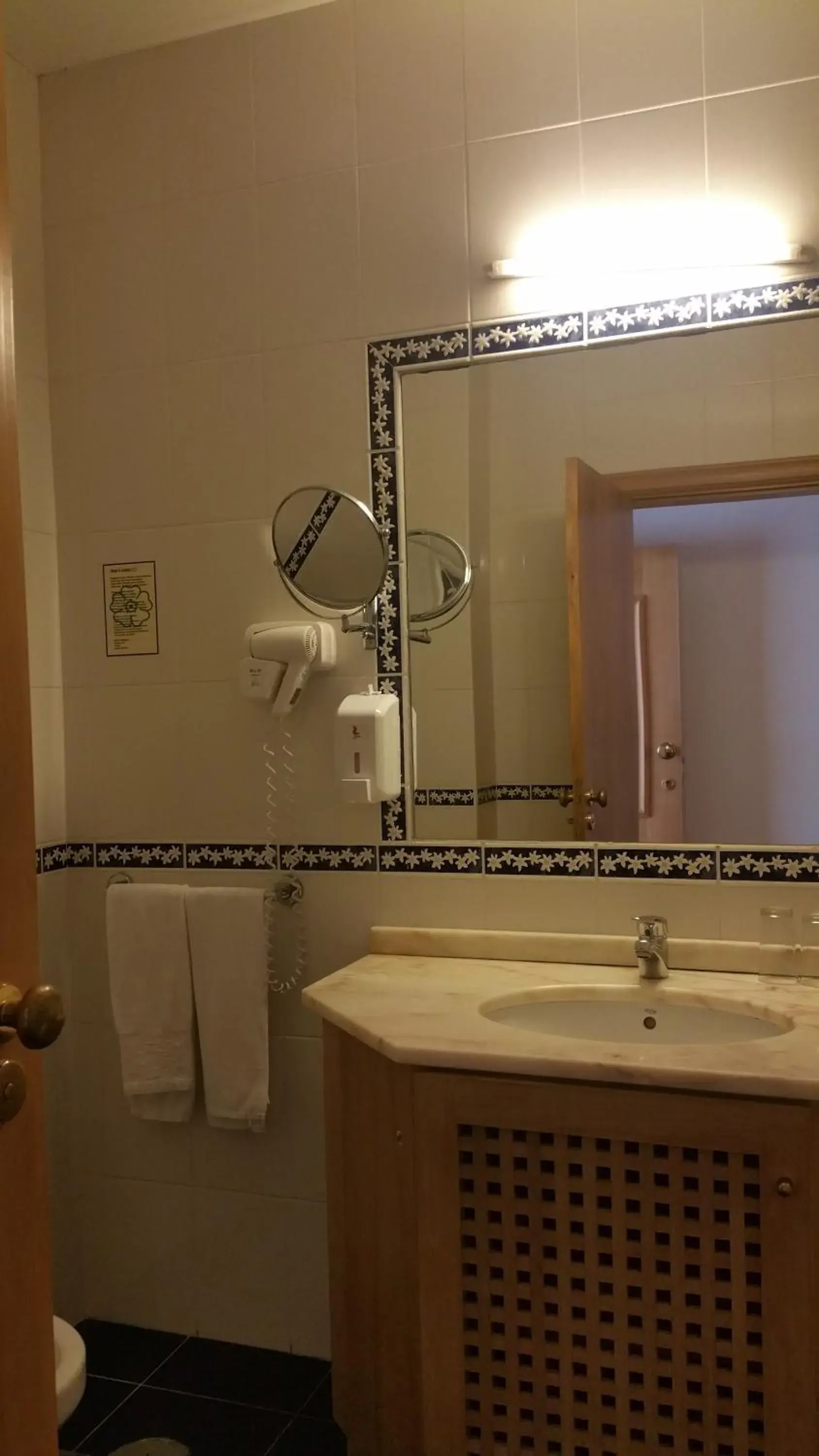 Bathroom in Hotel O Colmo Bathroom in Hotel O Colmo