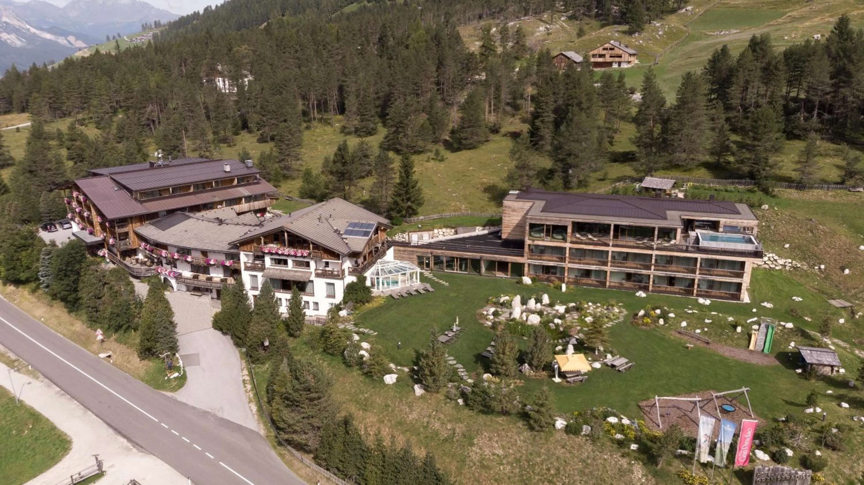 Property building in Hotel Gran Paradiso