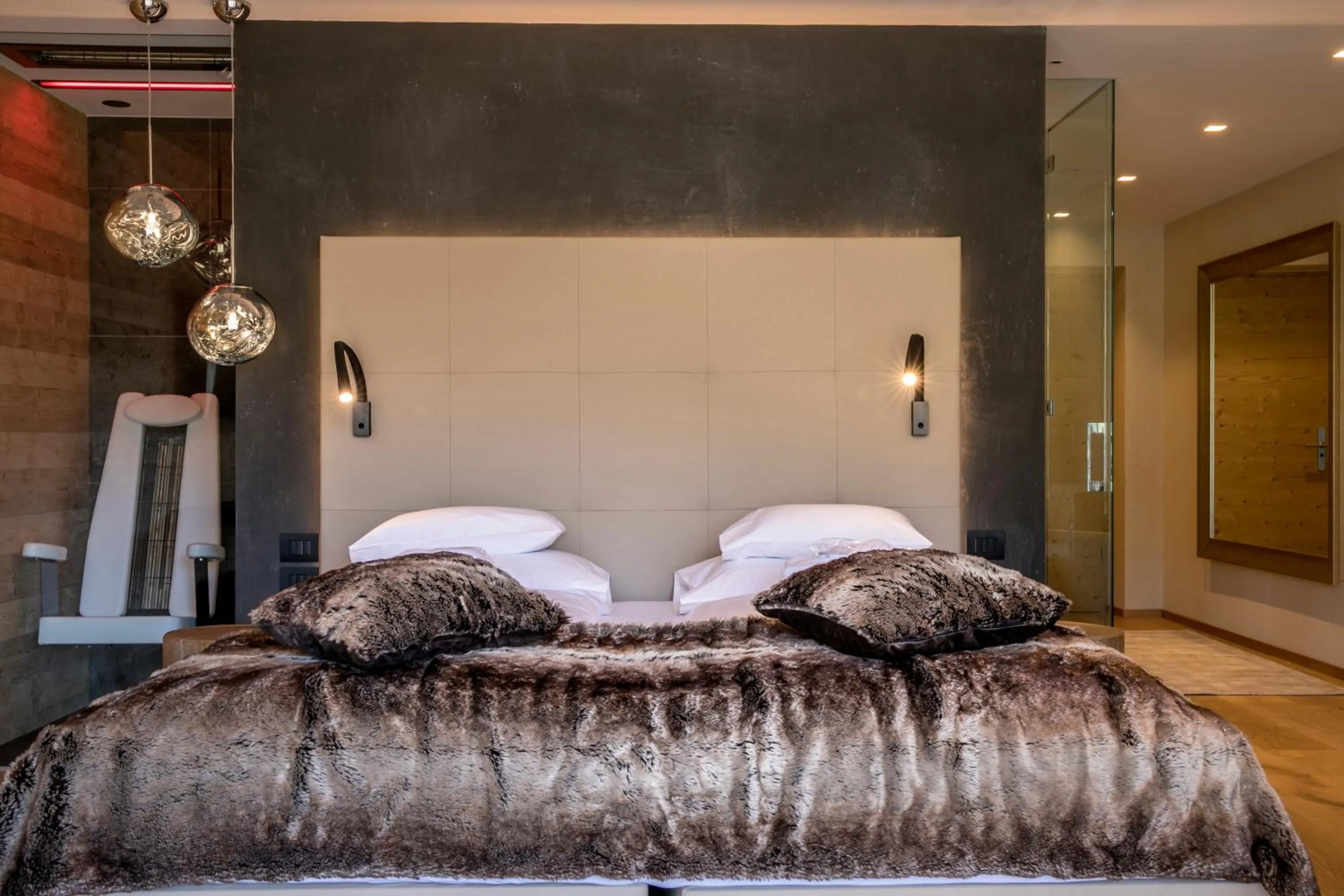 Decorative detail, Bed in Hotel Gran Paradiso