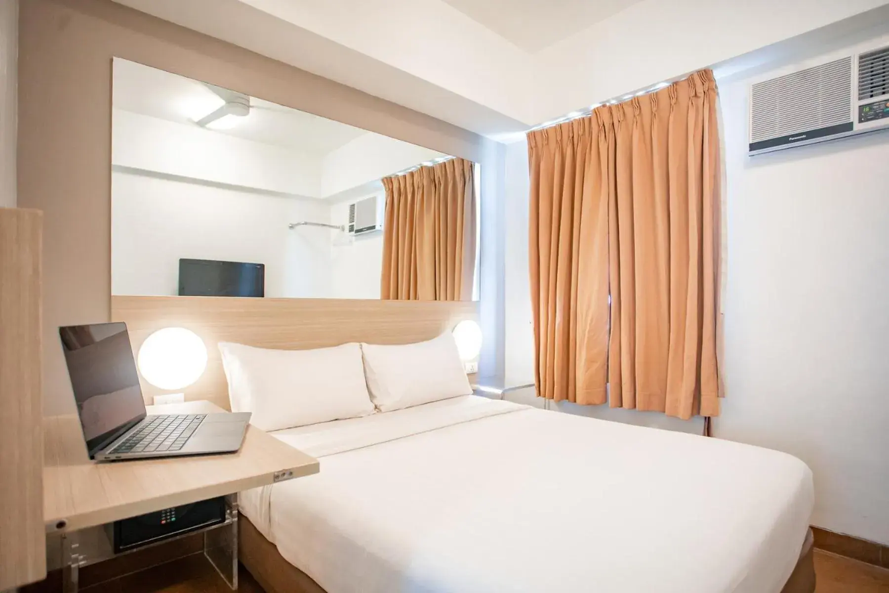 Bed in Red Planet Makati Avenue Manila Bed in Red Planet Makati Avenue Manila