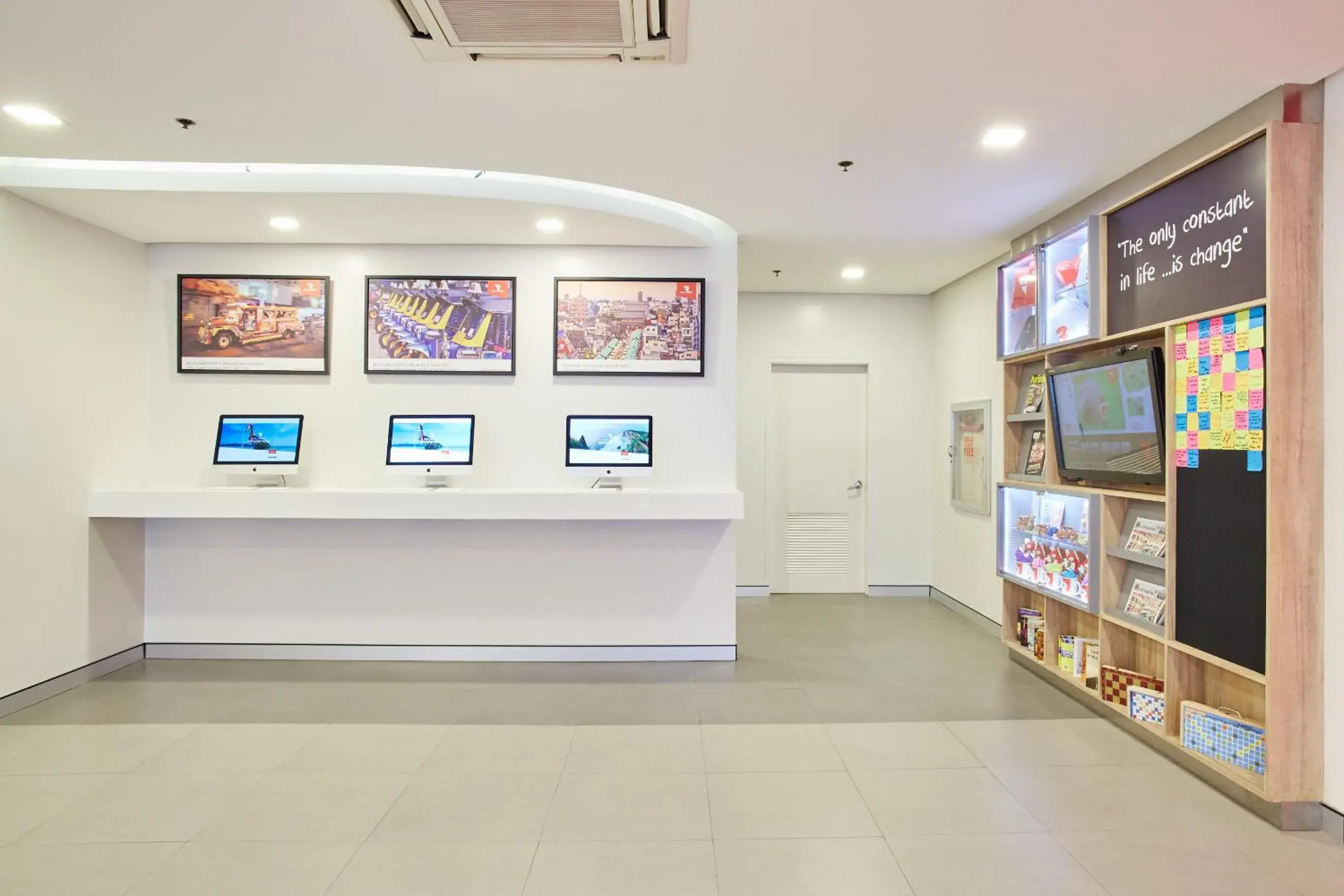 Lobby or reception in Red Planet Makati Avenue Manila Lobby or reception in Red Planet Makati Avenue Manila