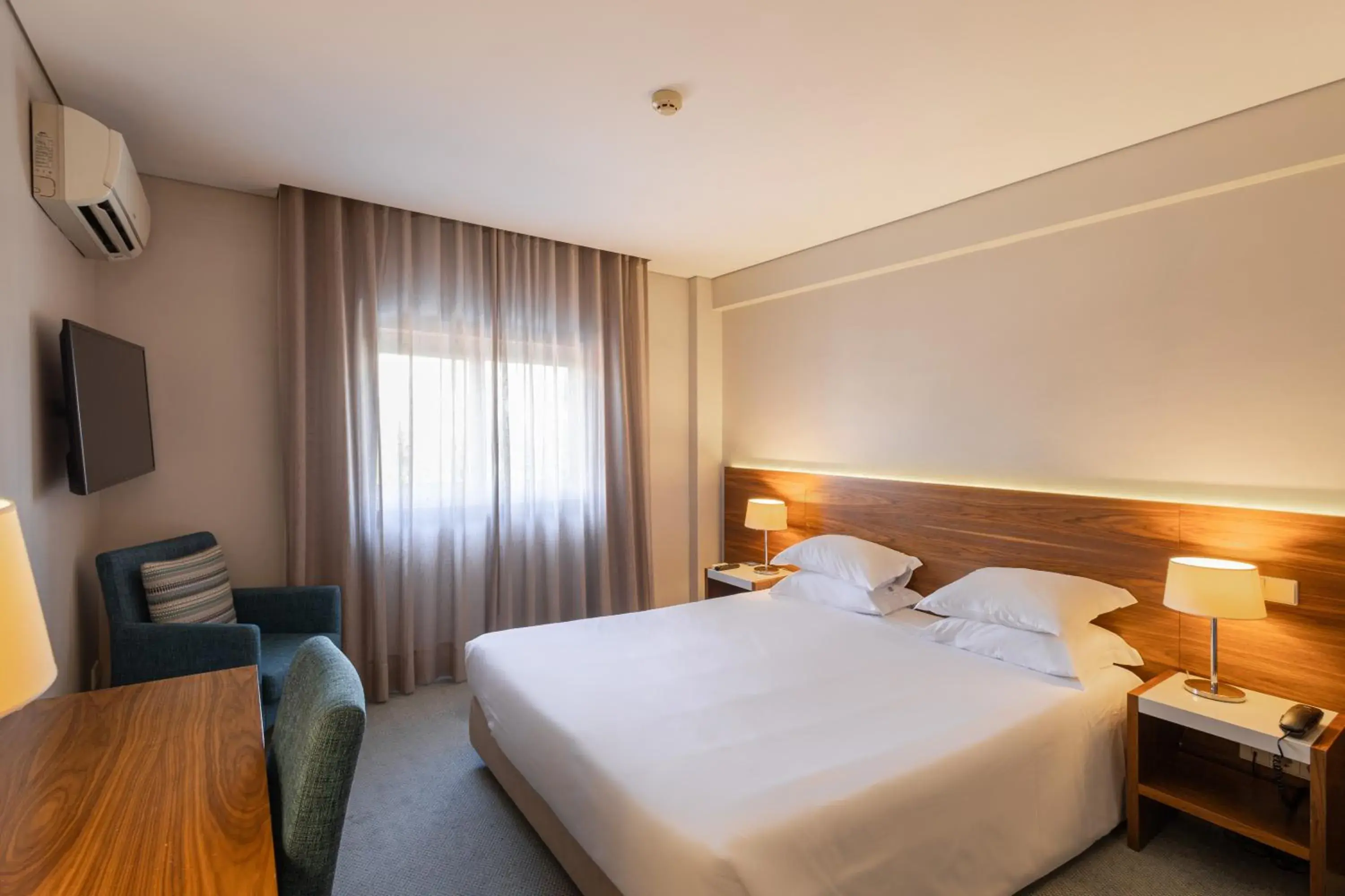 Double or Twin Room with City View in Hotel Navarras Double or Twin Room with City View in Hotel Navarras