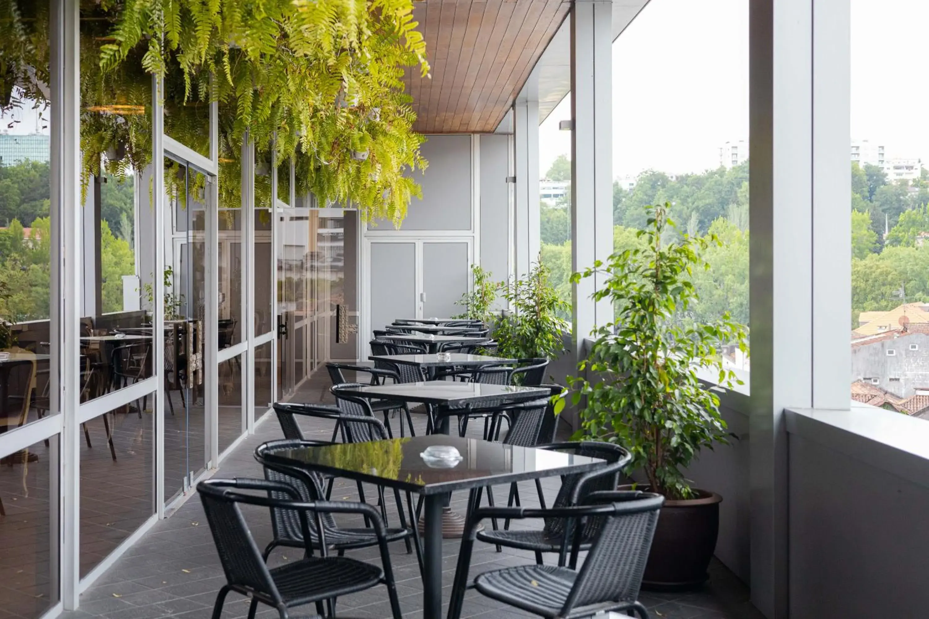 Restaurant/places to eat in Hotel Navarras Restaurant/places to eat in Hotel Navarras