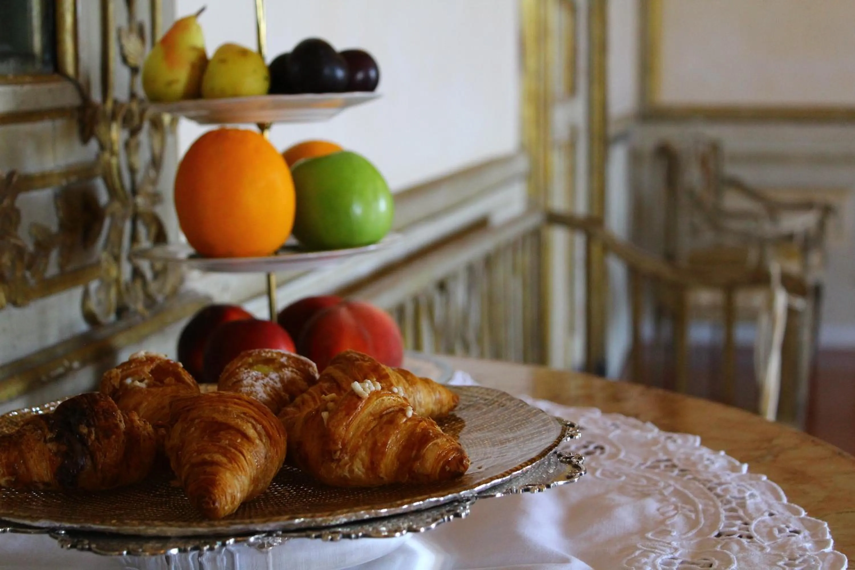 Breakfast in Palazzo Bernardini B & B