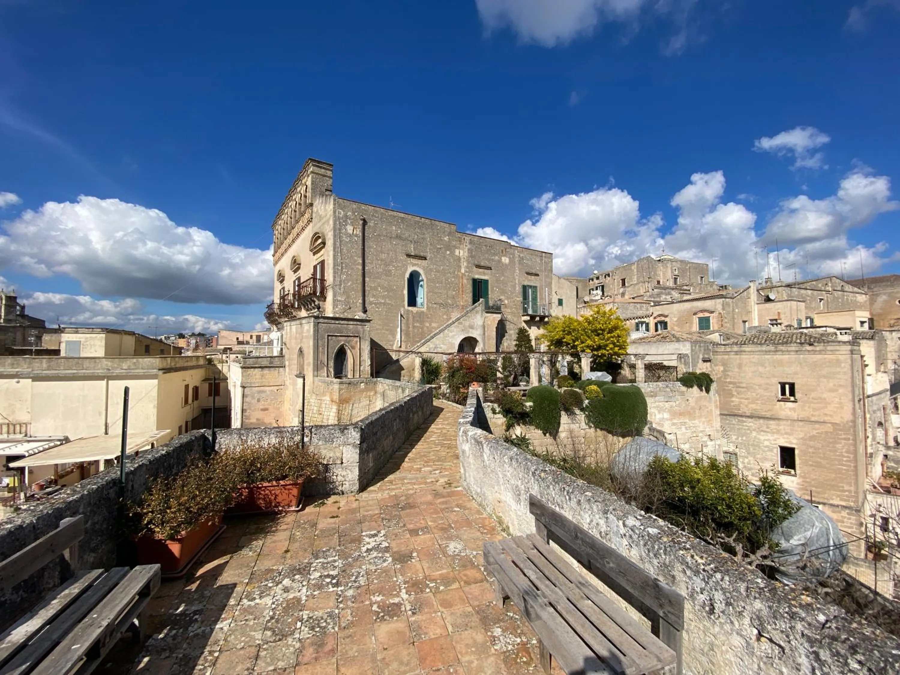 Garden view in Palazzo Bernardini B & B