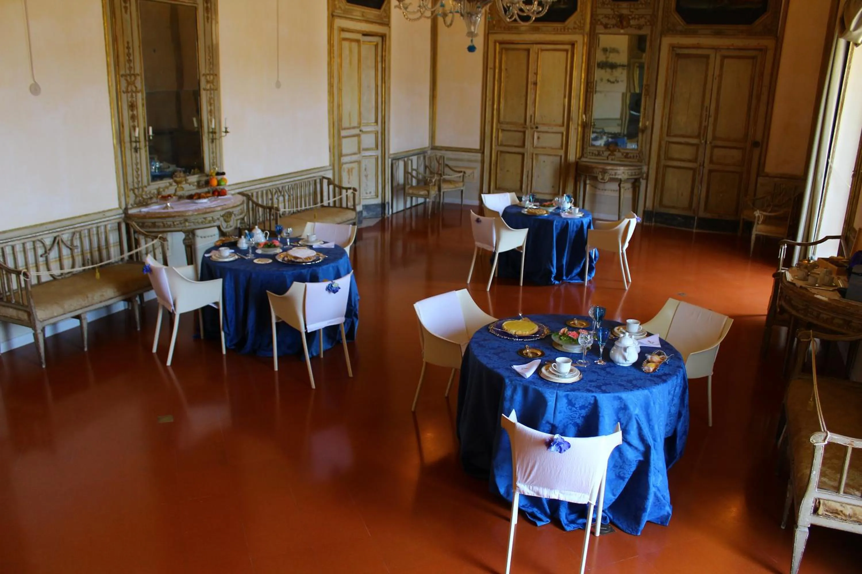 Breakfast in Palazzo Bernardini B & B