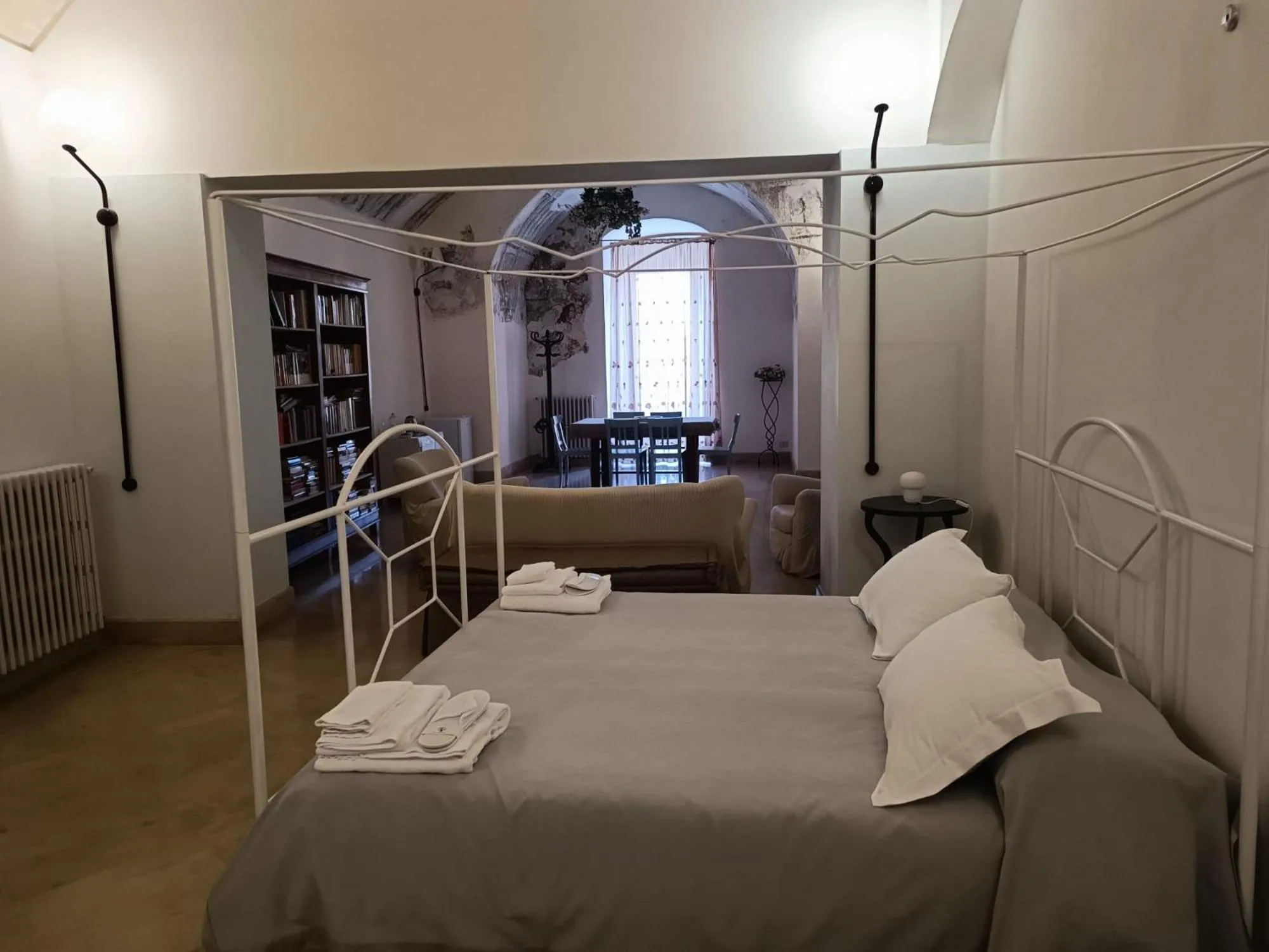 Bed in Palazzo Bernardini B & B