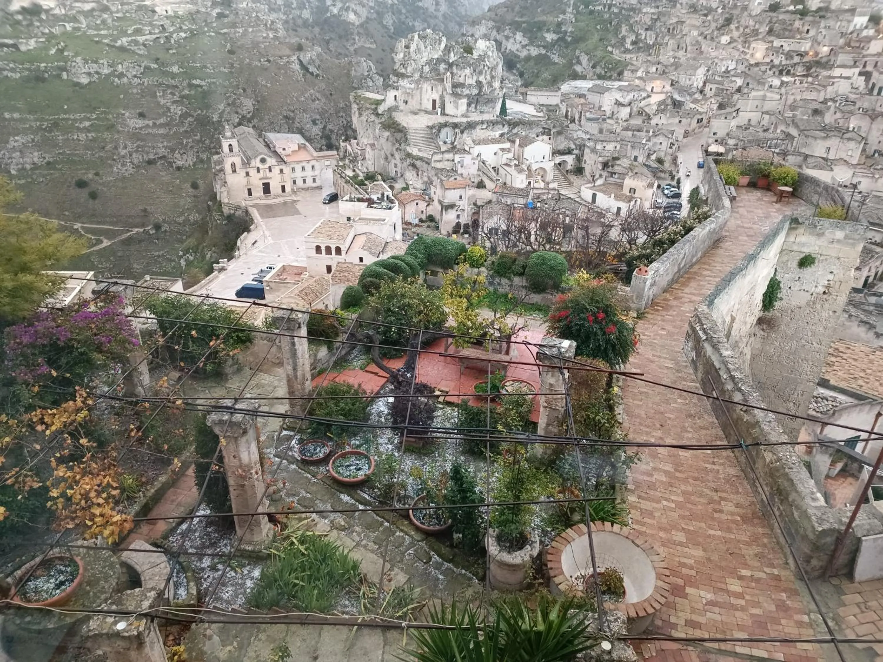 Garden in Palazzo Bernardini B & B