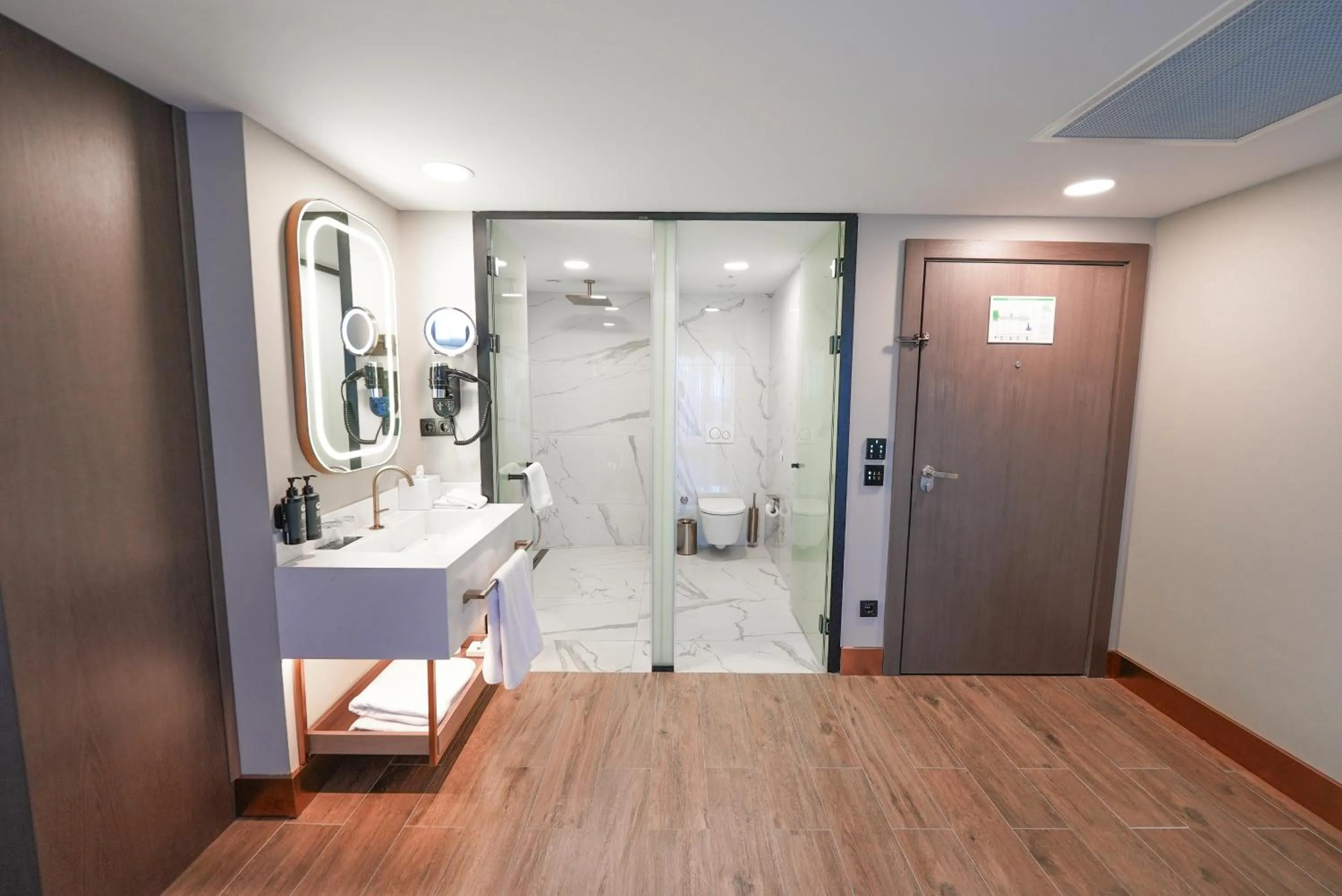 Toilet in Boreas Hotel & SPA, Trademark Collection by Wyndham