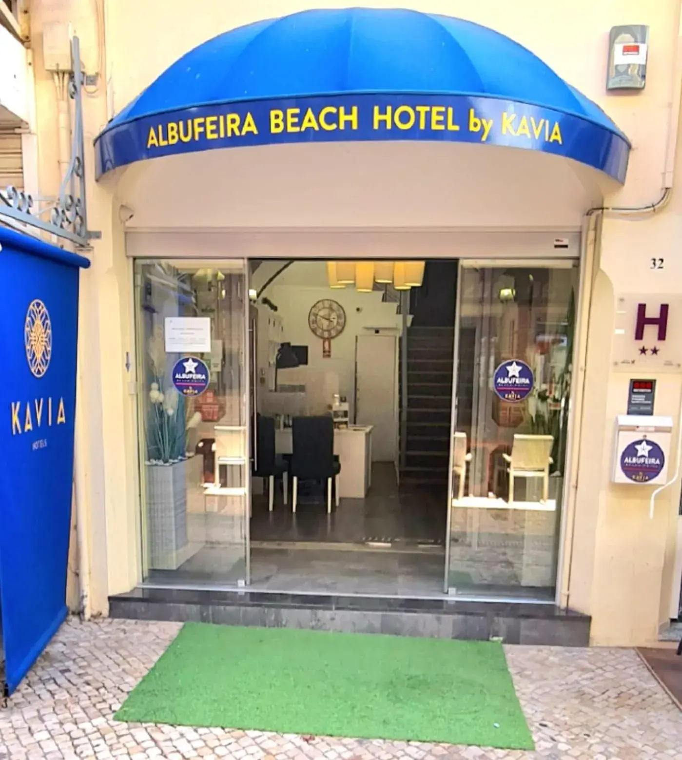 Facade/entrance in Albufeira Beach Hotel by Kavia Facade/entrance in Albufeira Beach Hotel by Kavia