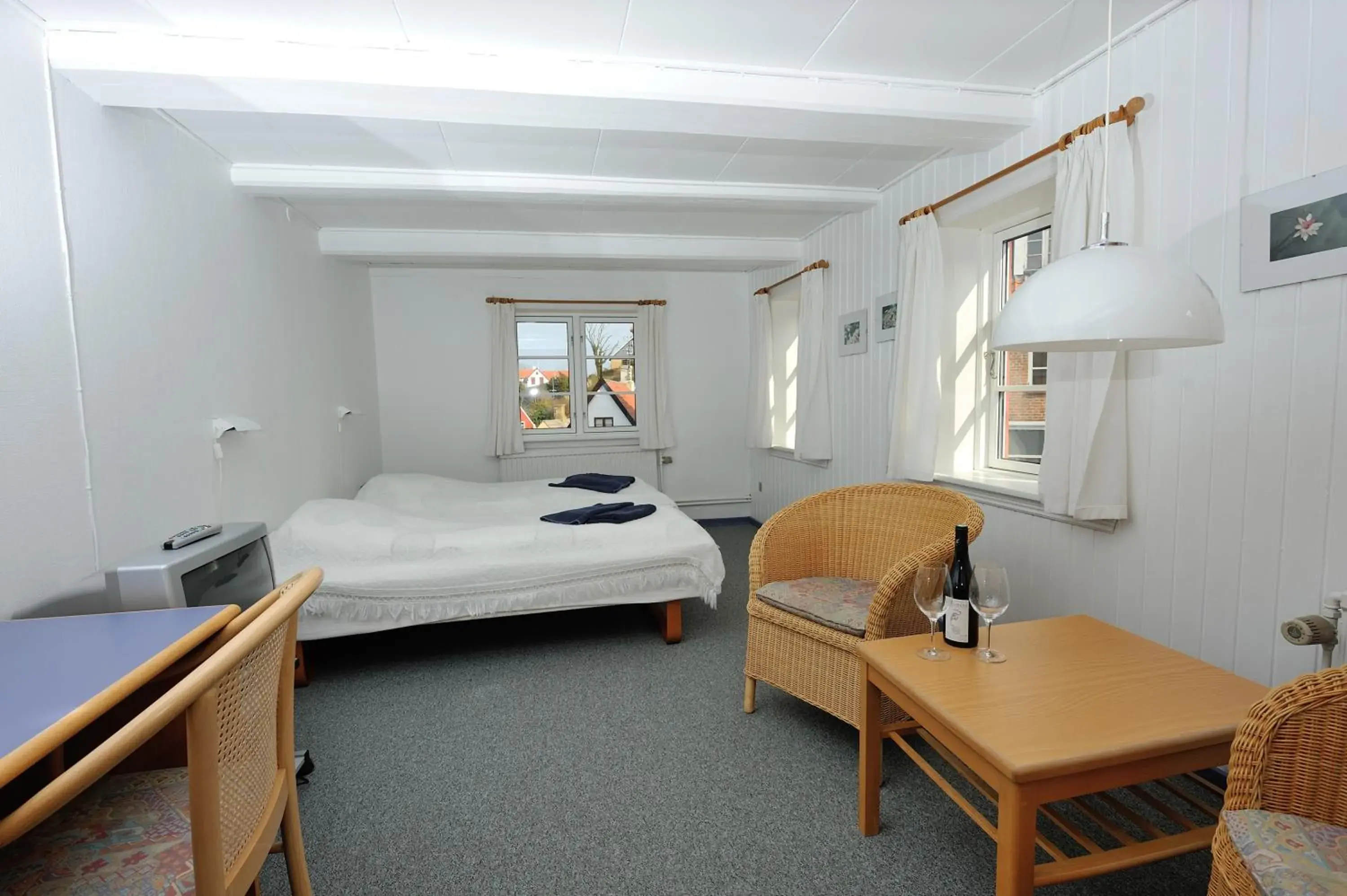 Twin Room (No dogs Allowed) in Hotel Gudhjem Twin Room (No dogs Allowed) in Hotel Gudhjem