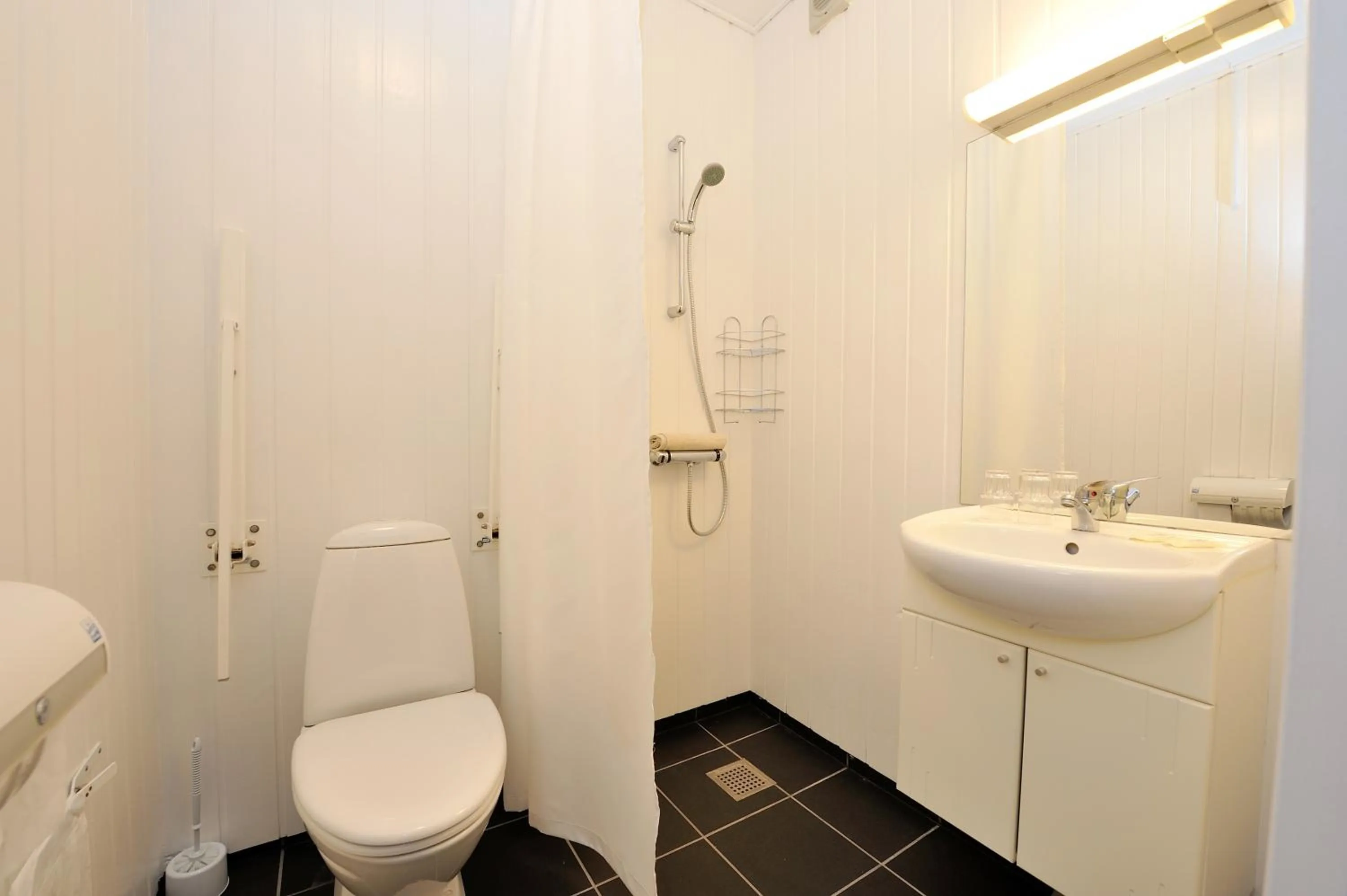 Bathroom in Hotel Gudhjem