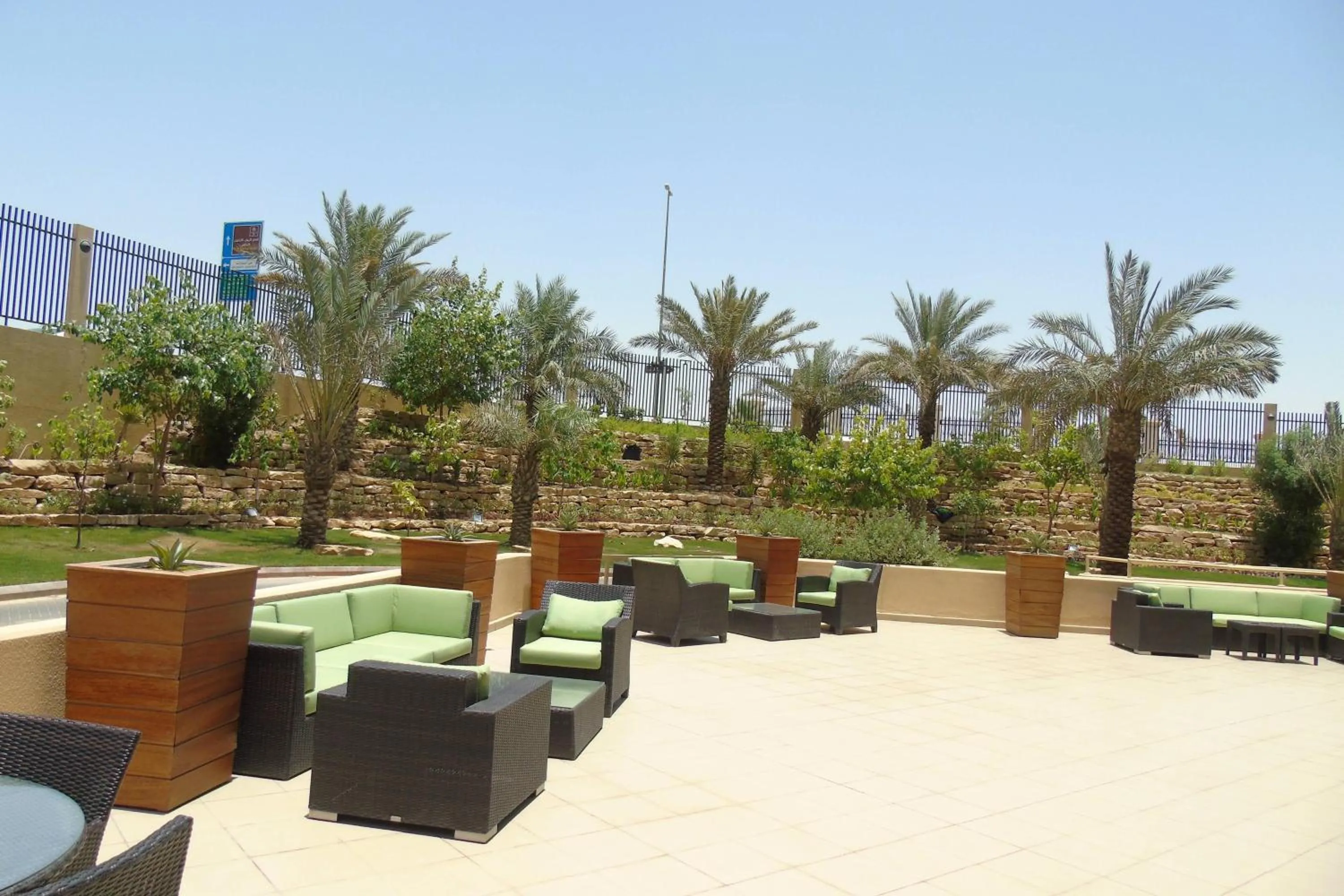 Lounge or bar in Courtyard by Marriott Riyadh Diplomatic Quarter