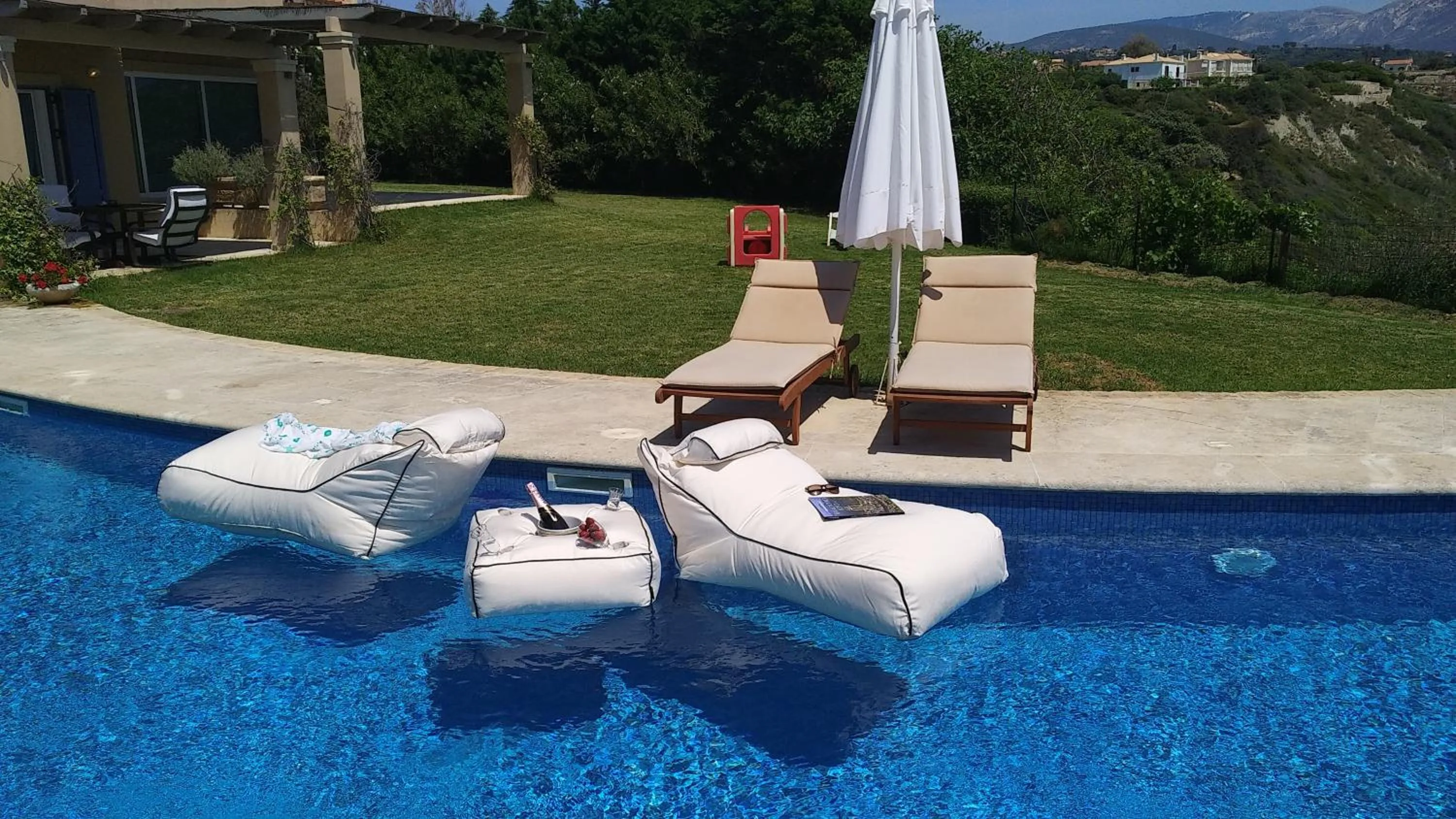 Swimming pool in Monambeles Villas