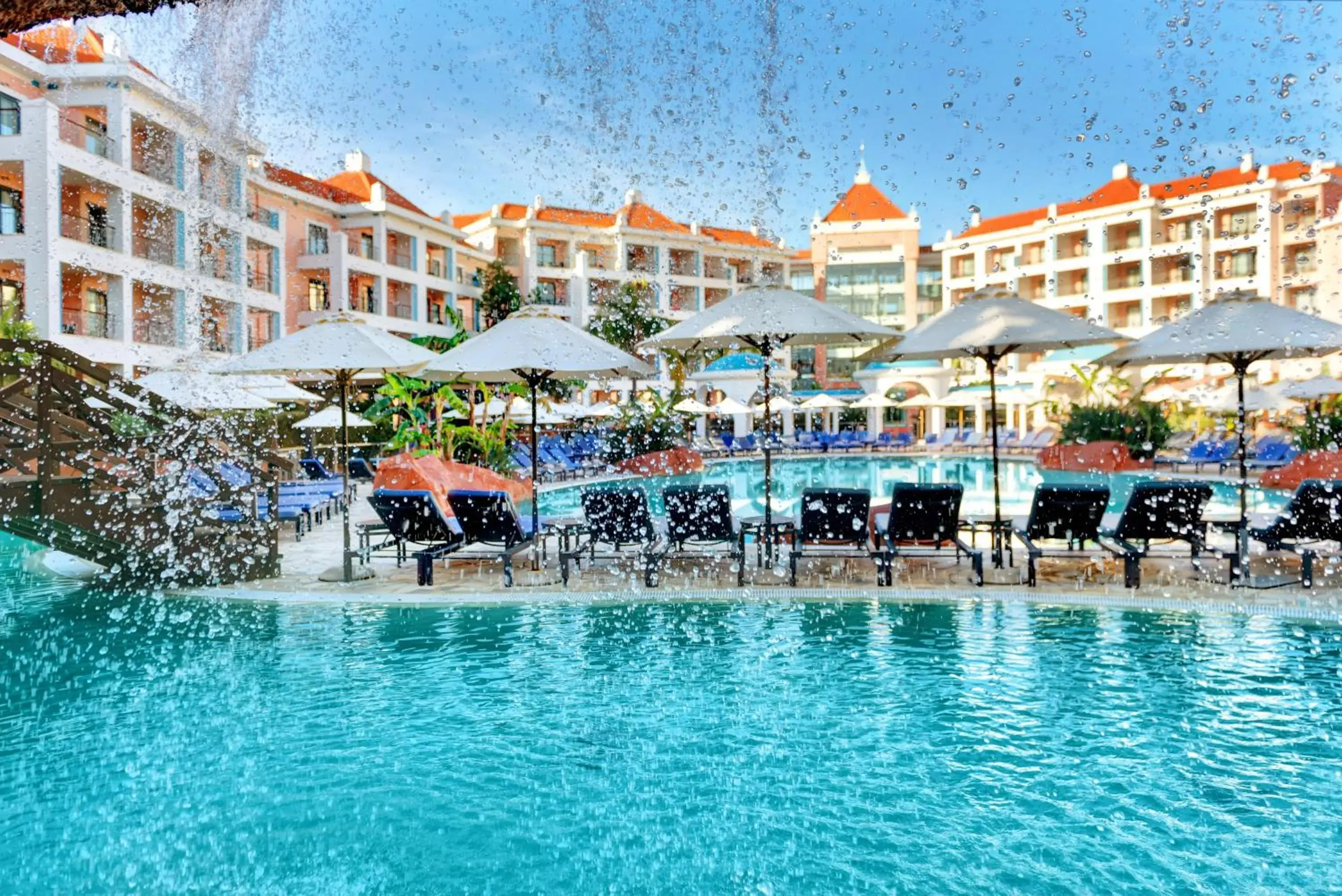 Swimming pool in Hilton Vilamoura Swimming pool in Hilton Vilamoura