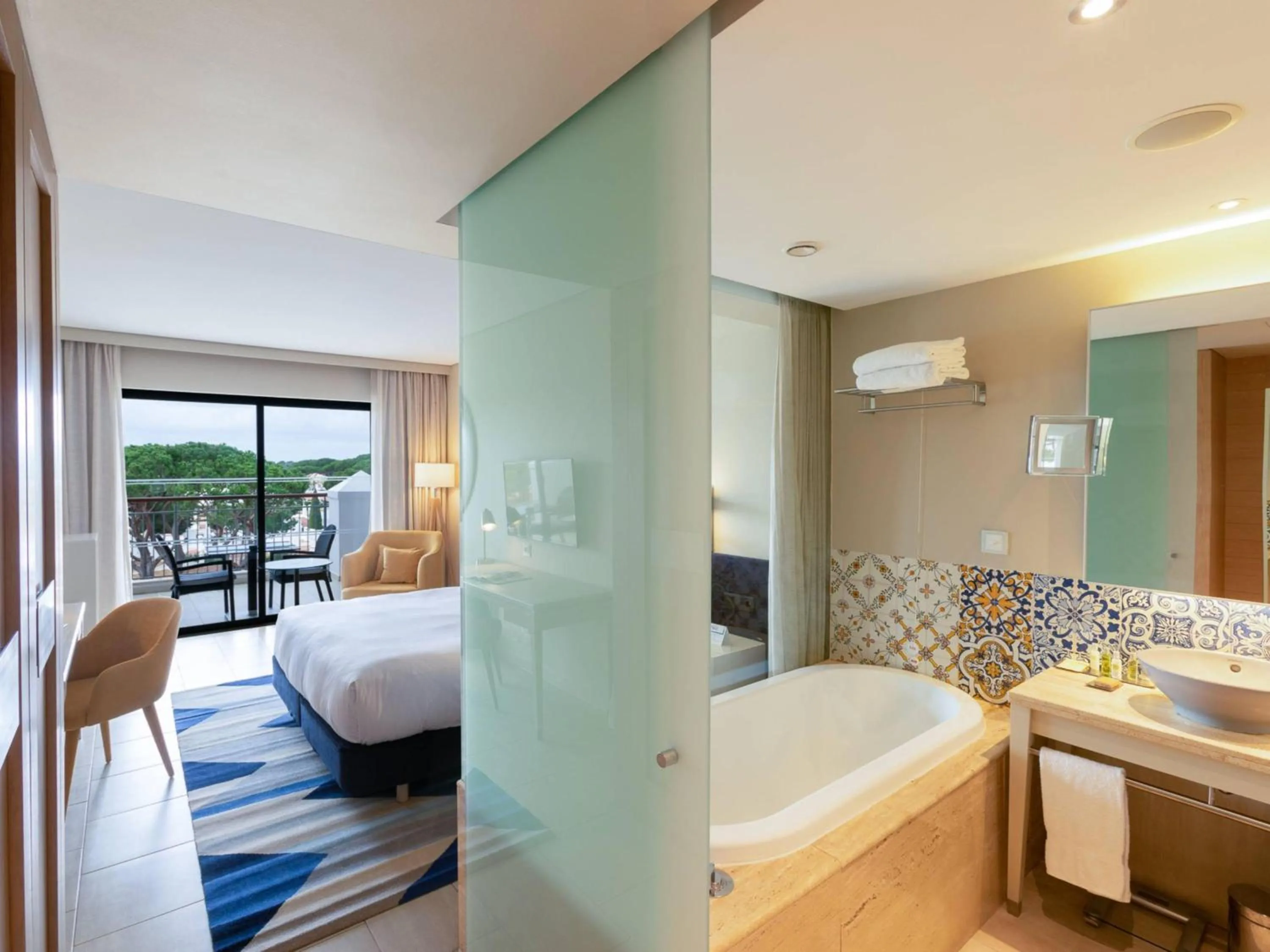 Bathroom, Bed in Hilton Vilamoura