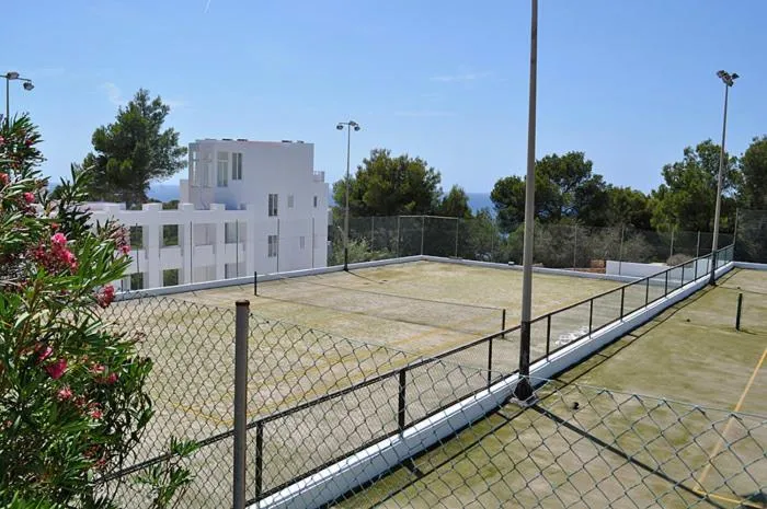 Tennis court in Hotel Village