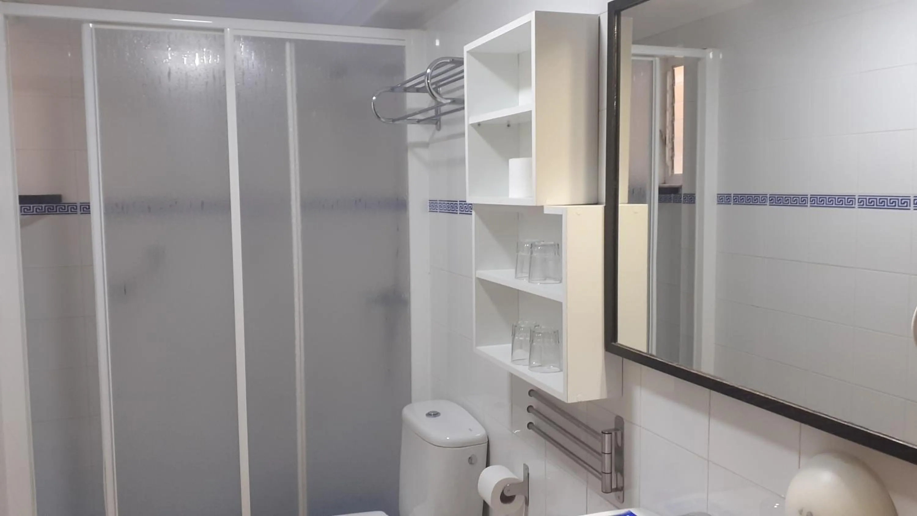 Shower in Hotel Alaska