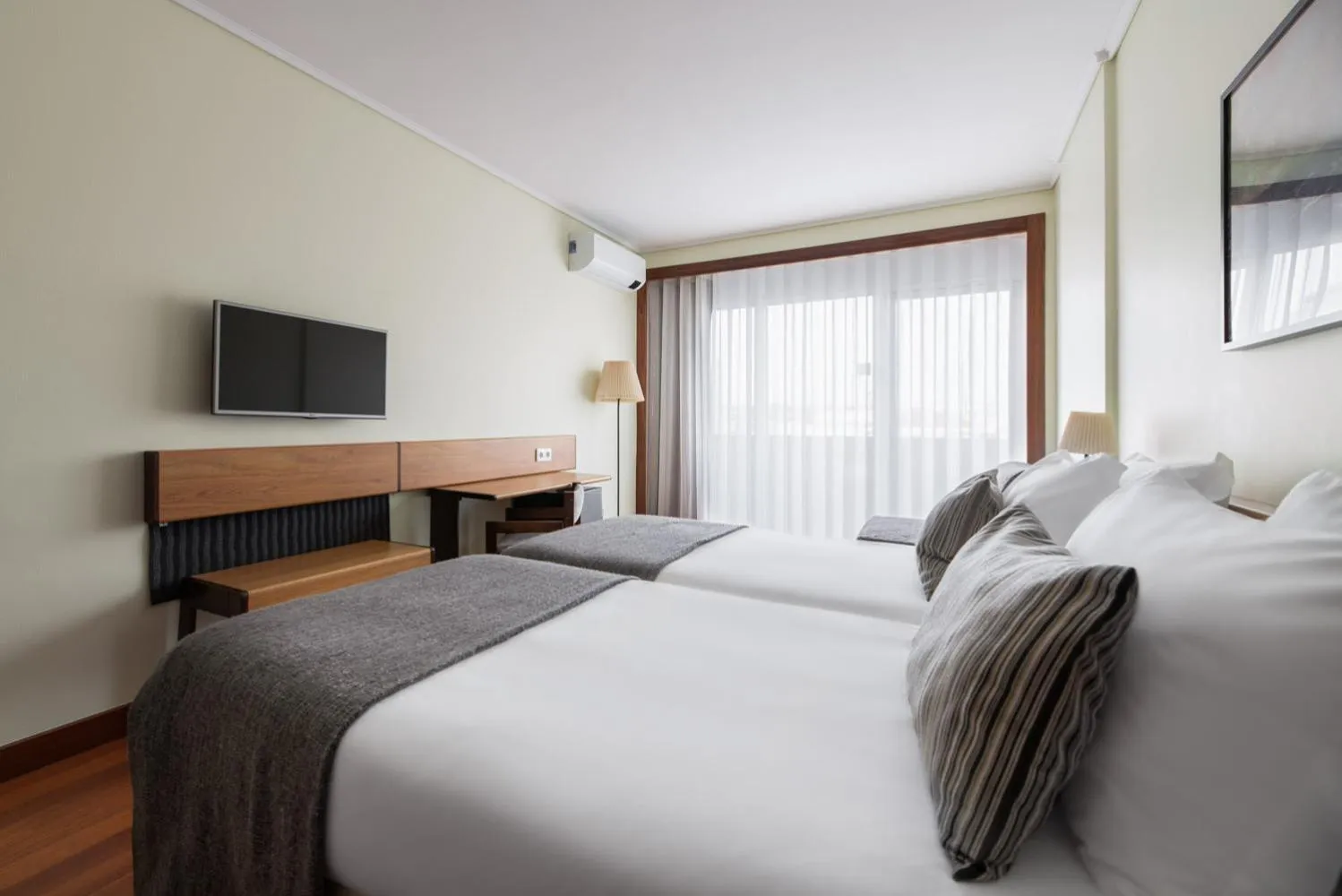 Photo of the whole room, Bed in Exe Praia Golfe