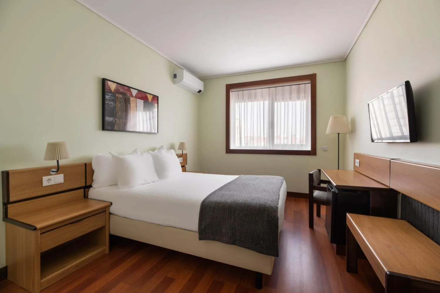 Photo of the whole room, Bed in Exe Praia Golfe