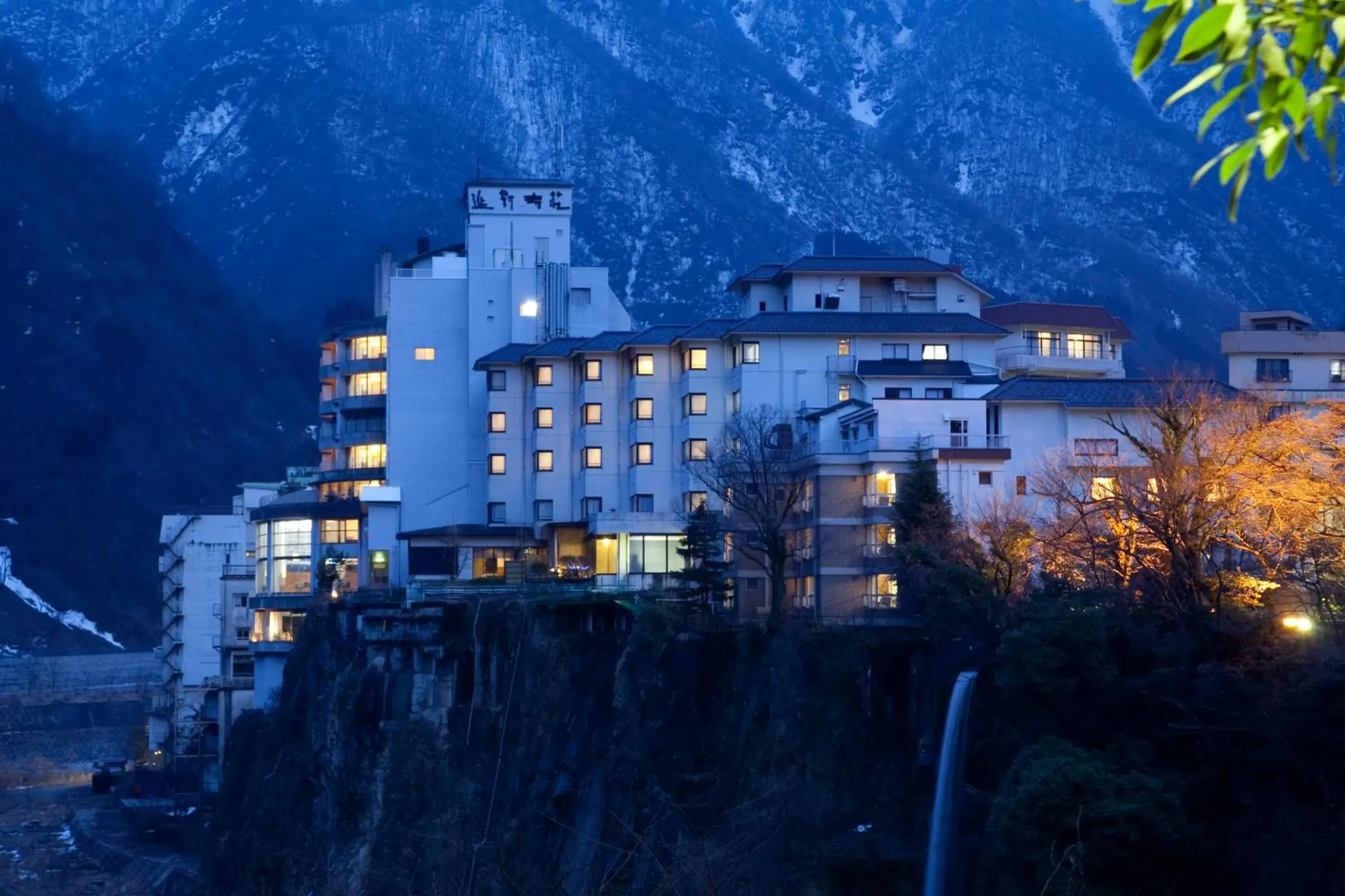 Facade/entrance in Entaijiso Facade/entrance in Entaijiso