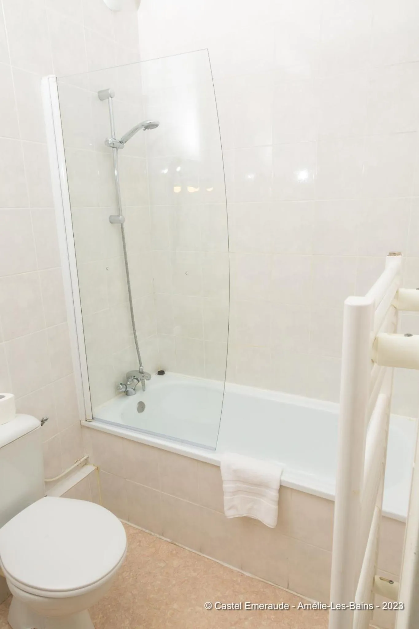 Bathroom in Appart'Hotel Castel Emeraude, Charme et Caractère