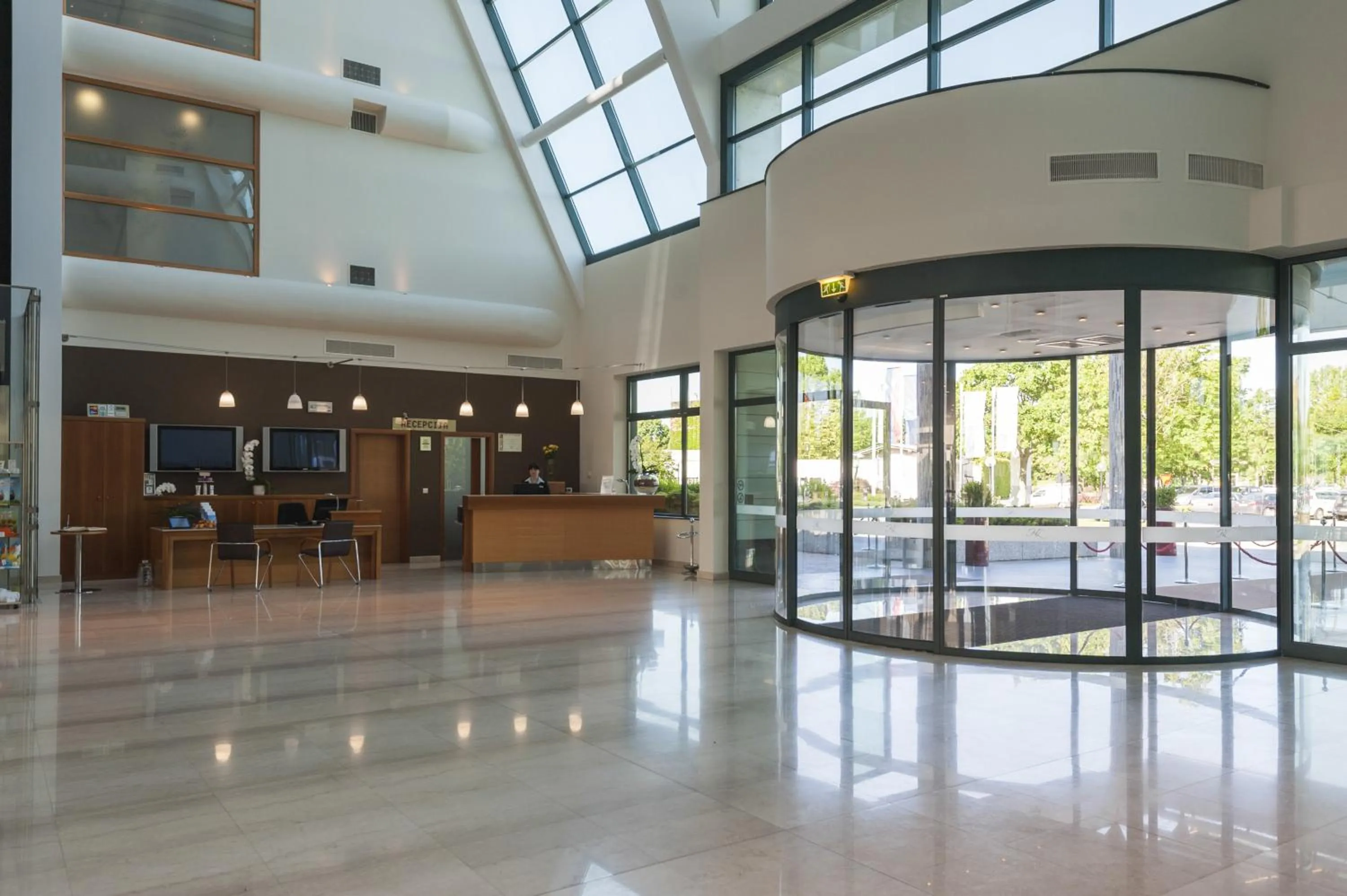 Lobby or reception in Hotel Livada Prestige - Terme 3000 - Sava Hotels & Resorts