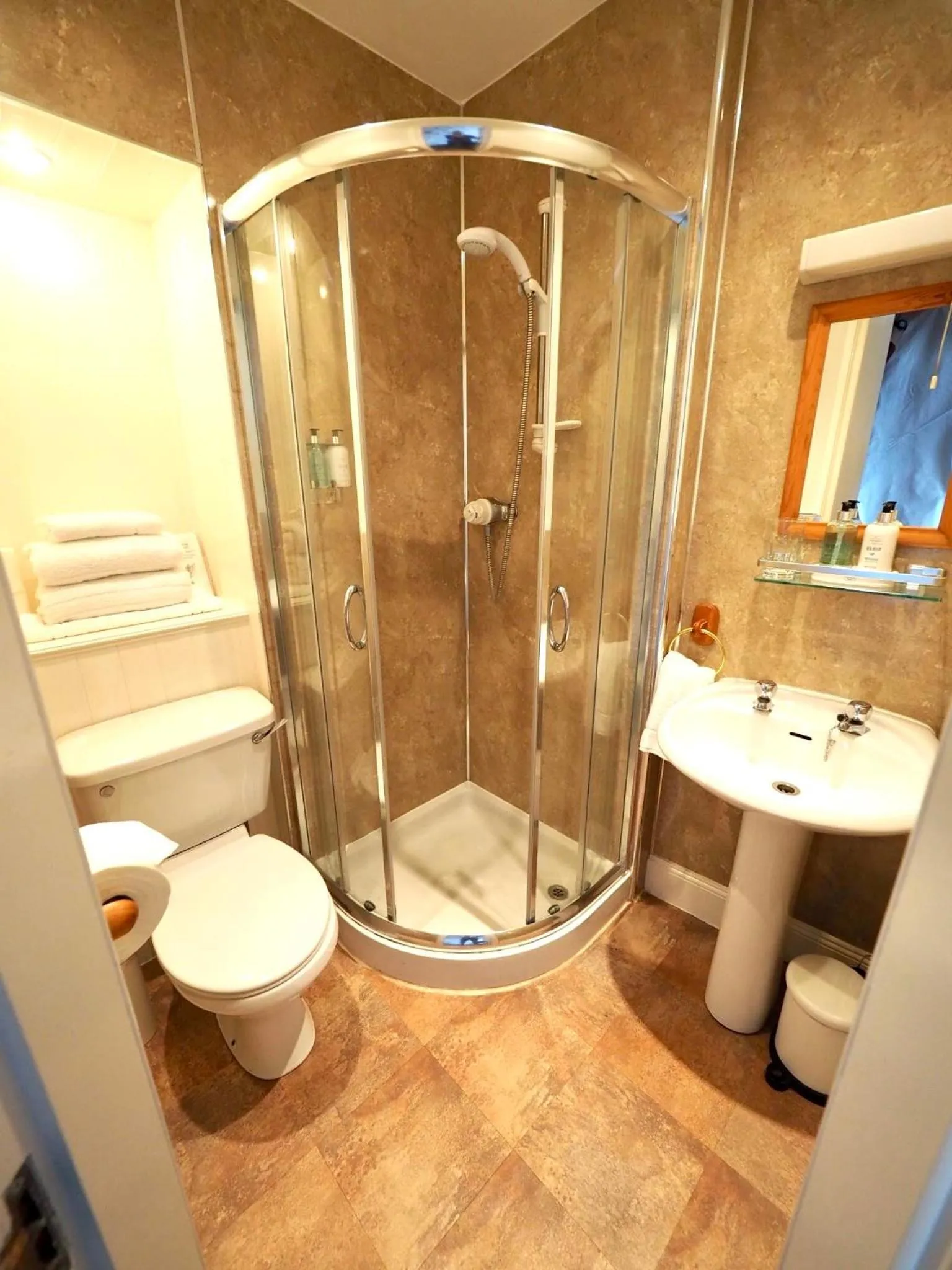 Bathroom in Cowrie Guest House
