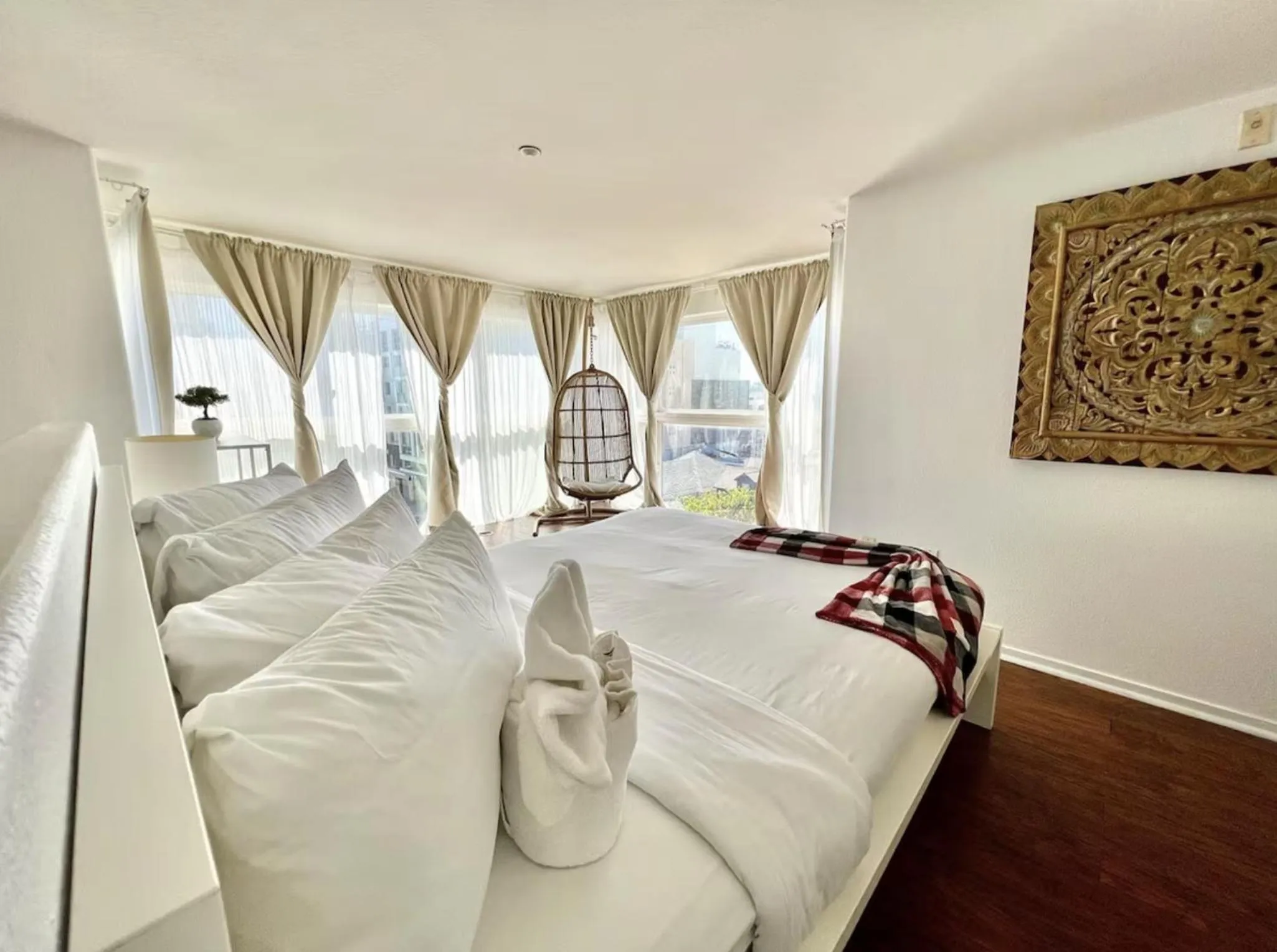 Bed in Little Italy Modern Lofts