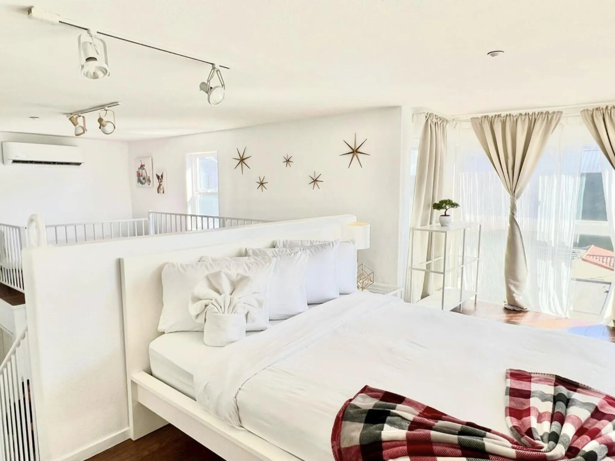 Bed in Little Italy Modern Lofts