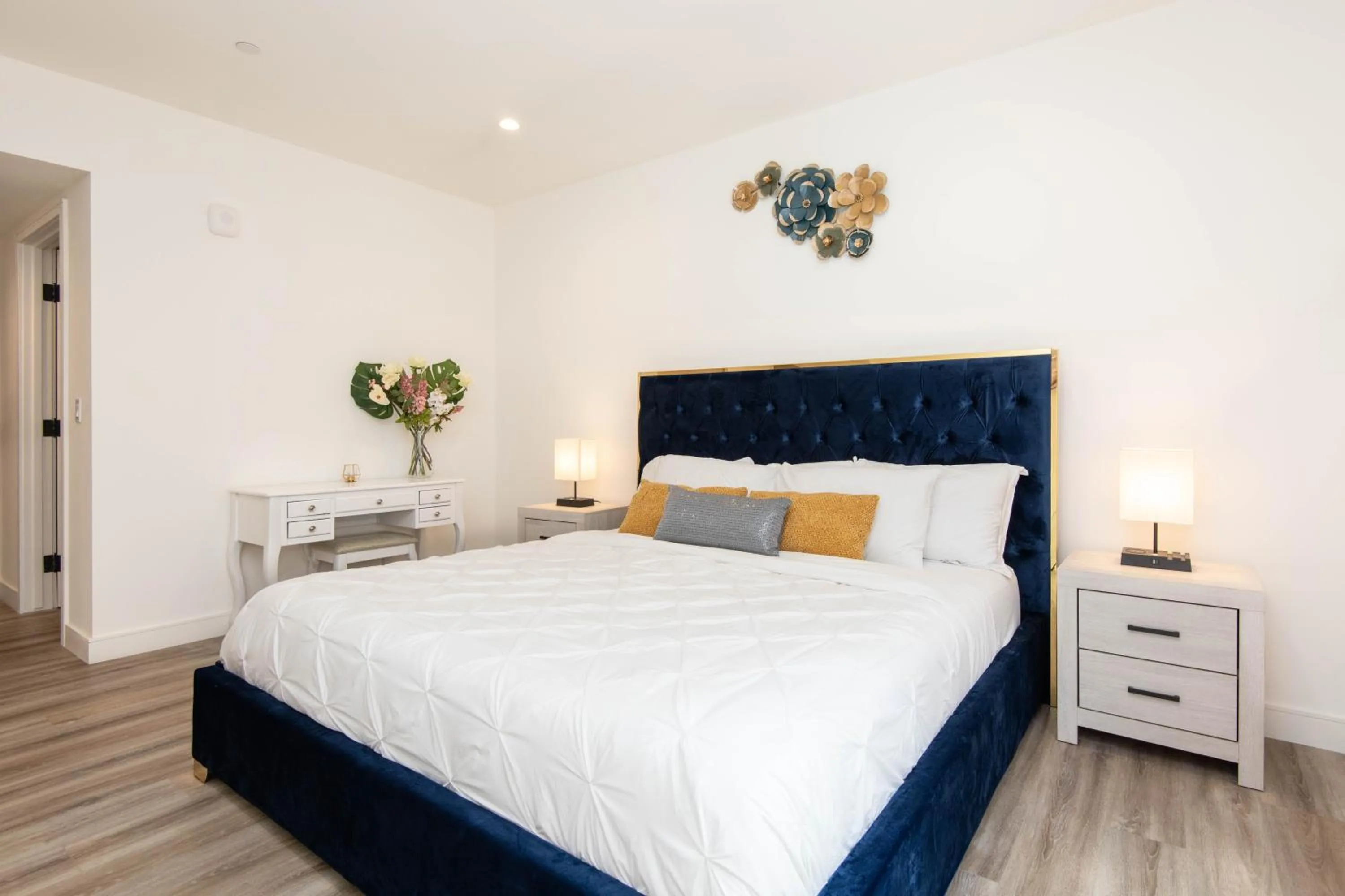 Bed in Regency Modern Apartments