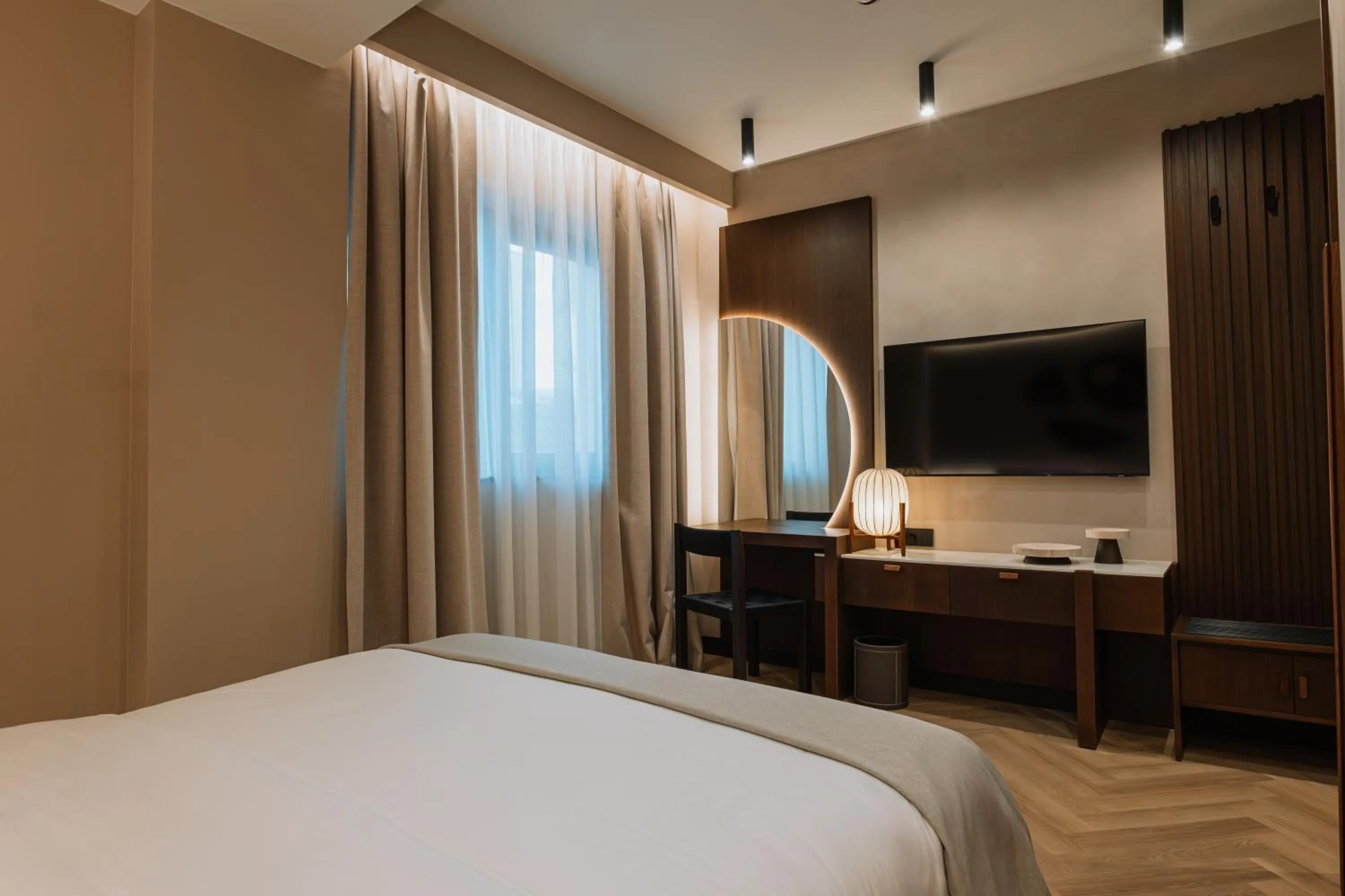 Bedroom, Bed in Hotel Trianon