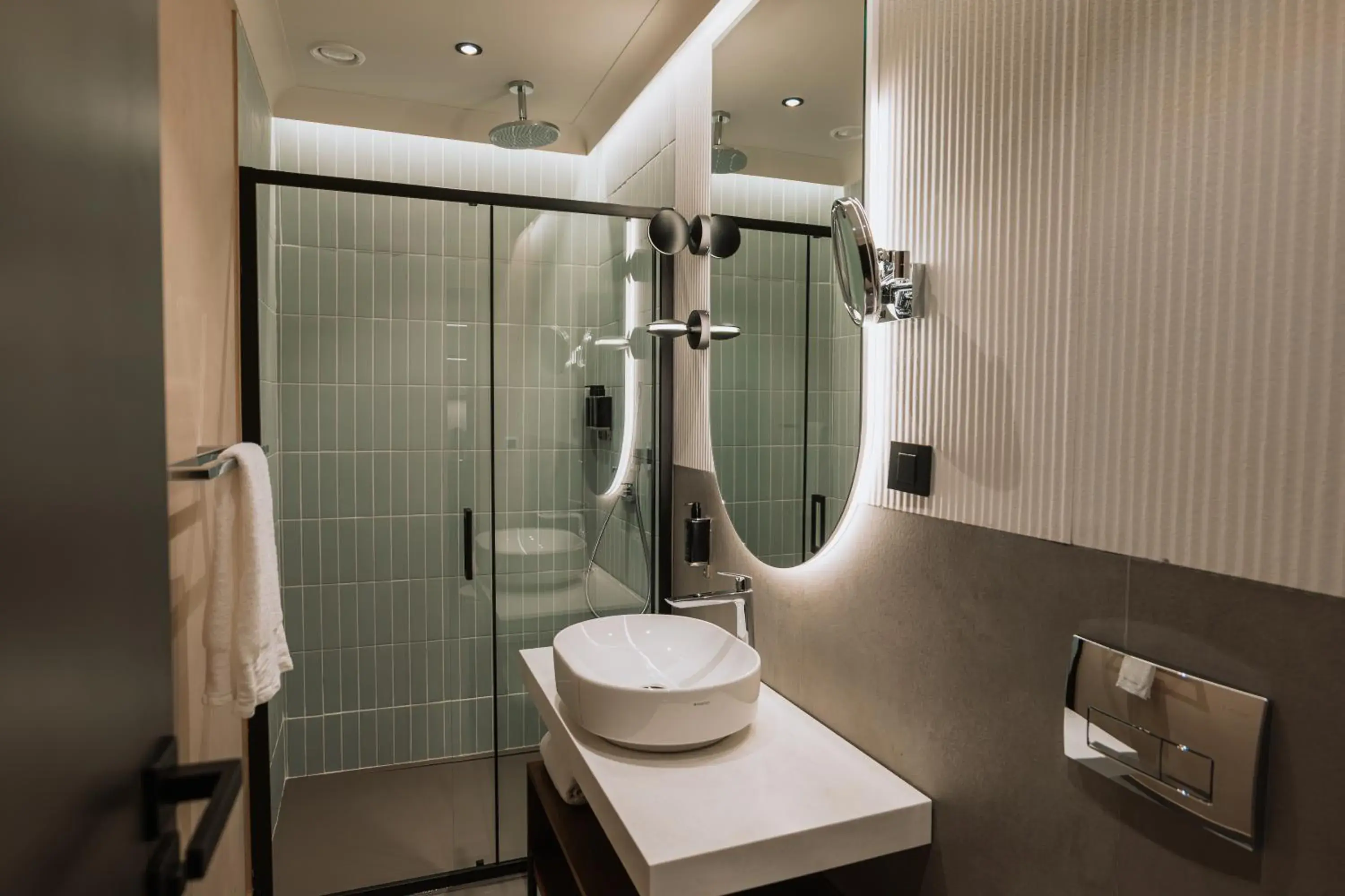 Shower in Hotel Trianon Shower in Hotel Trianon