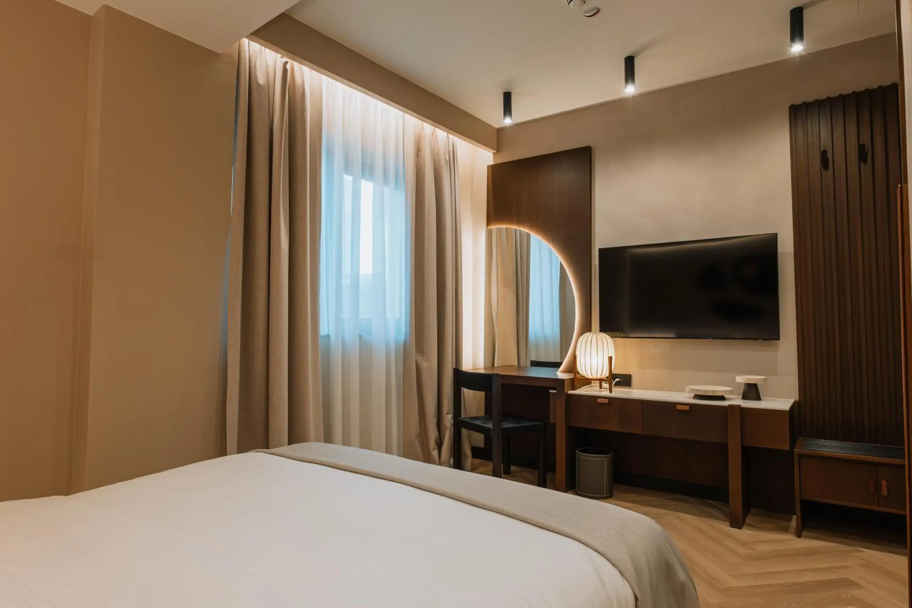 Bedroom, Bed in Hotel Trianon Bedroom, Bed in Hotel Trianon