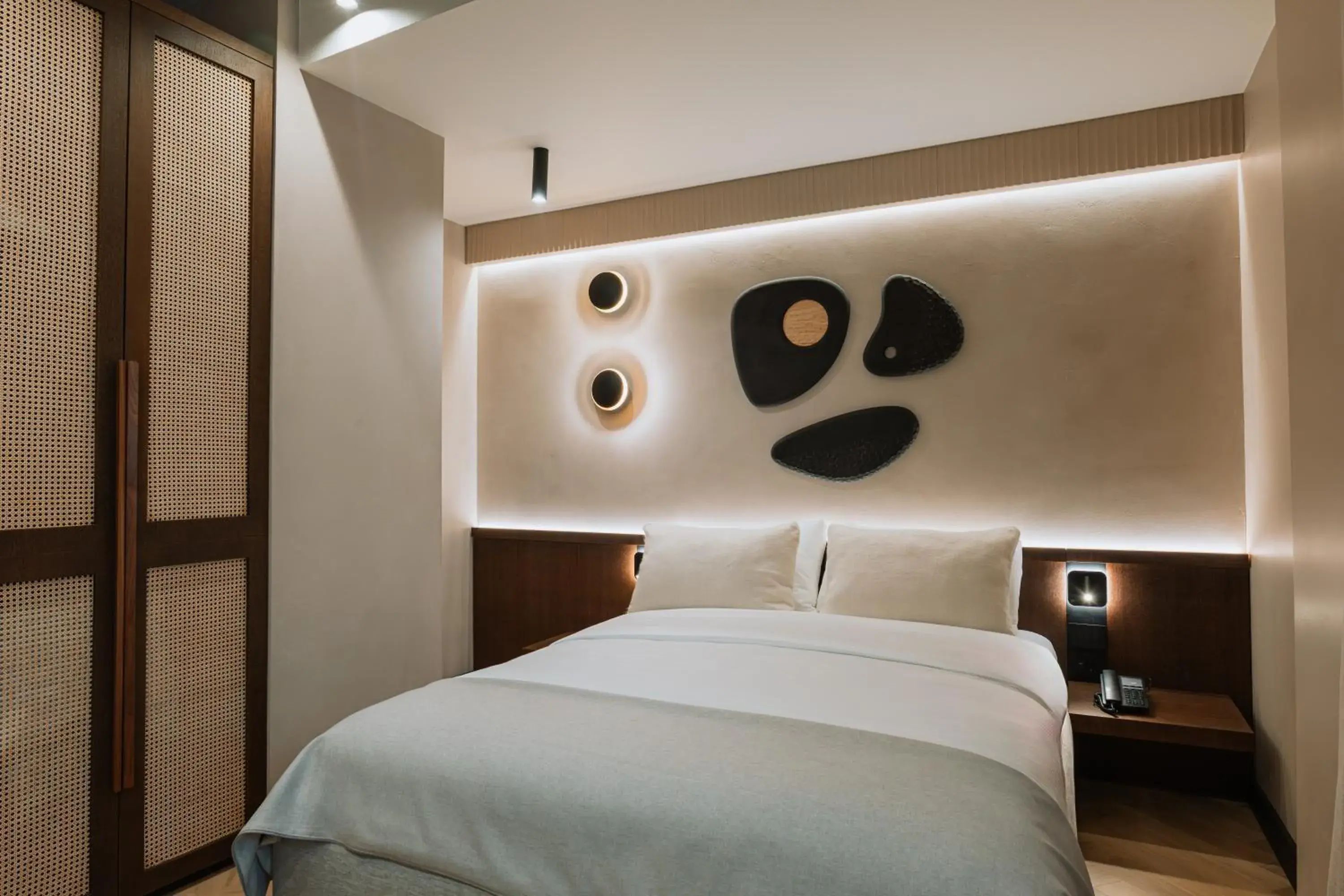 Bedroom, Bed in Hotel Trianon Bedroom, Bed in Hotel Trianon